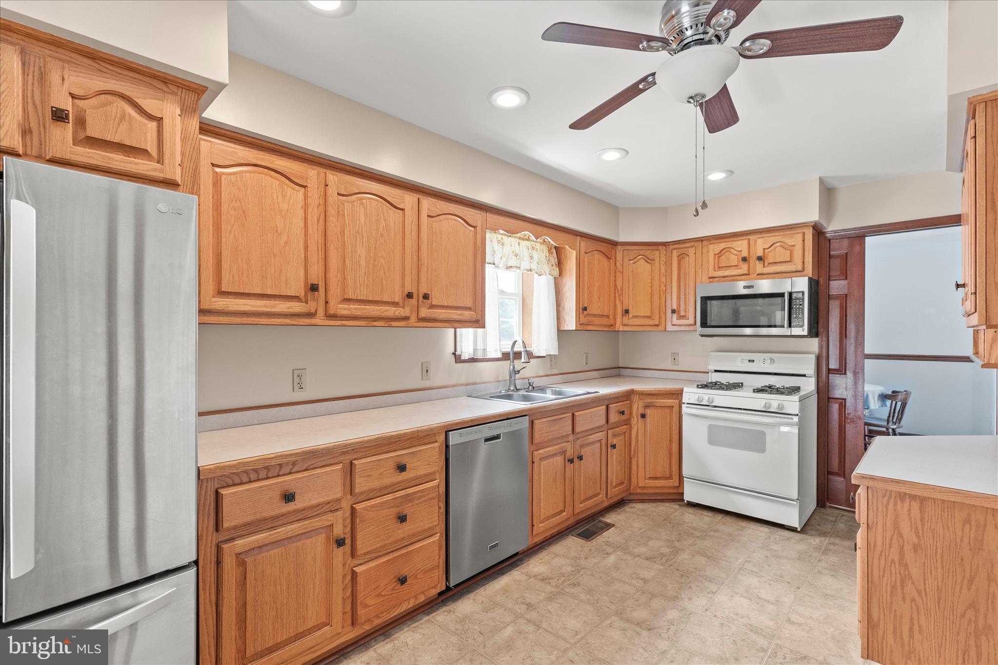 COLONIAL ACRES - Residential