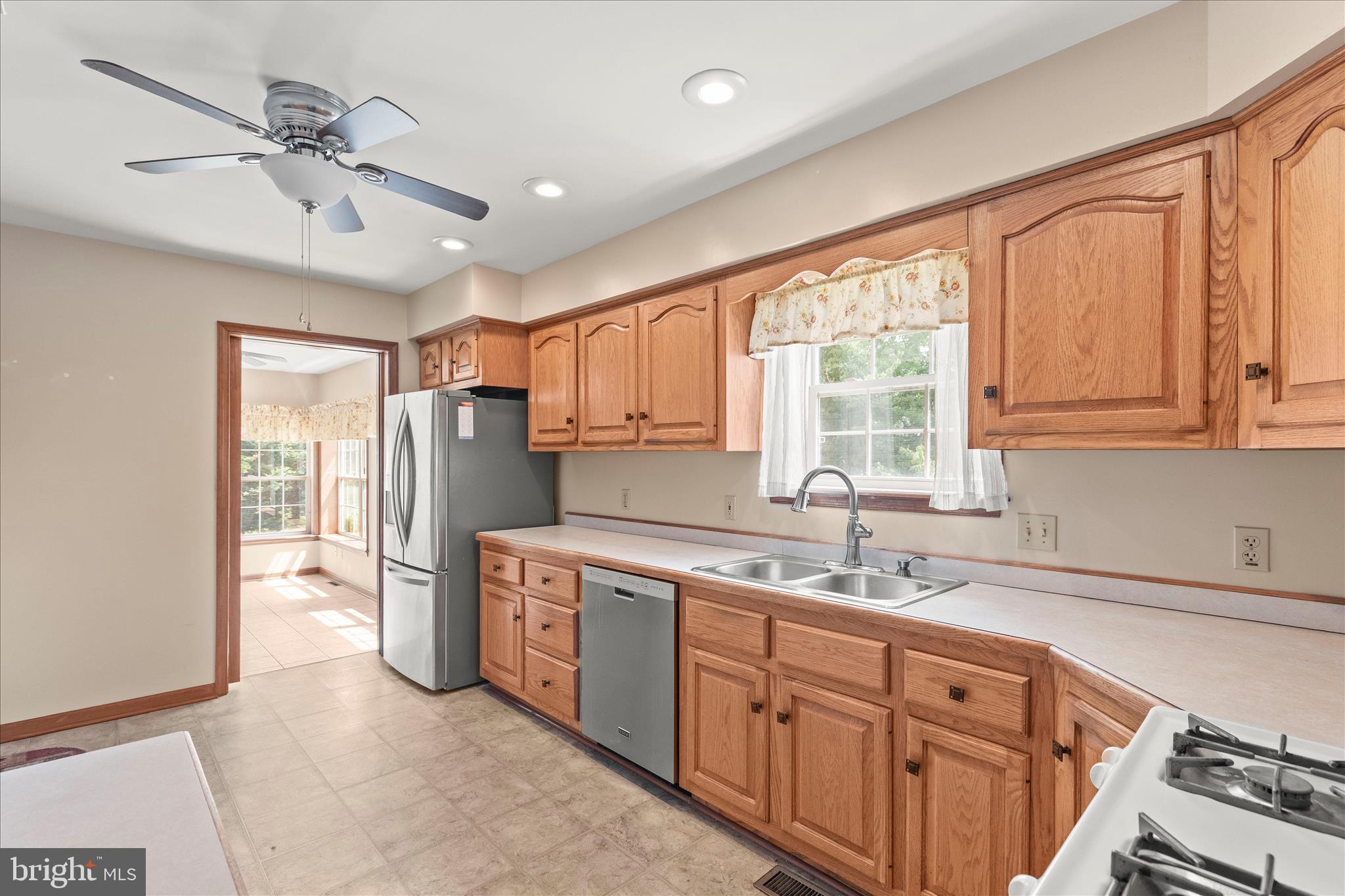 COLONIAL ACRES - Residential