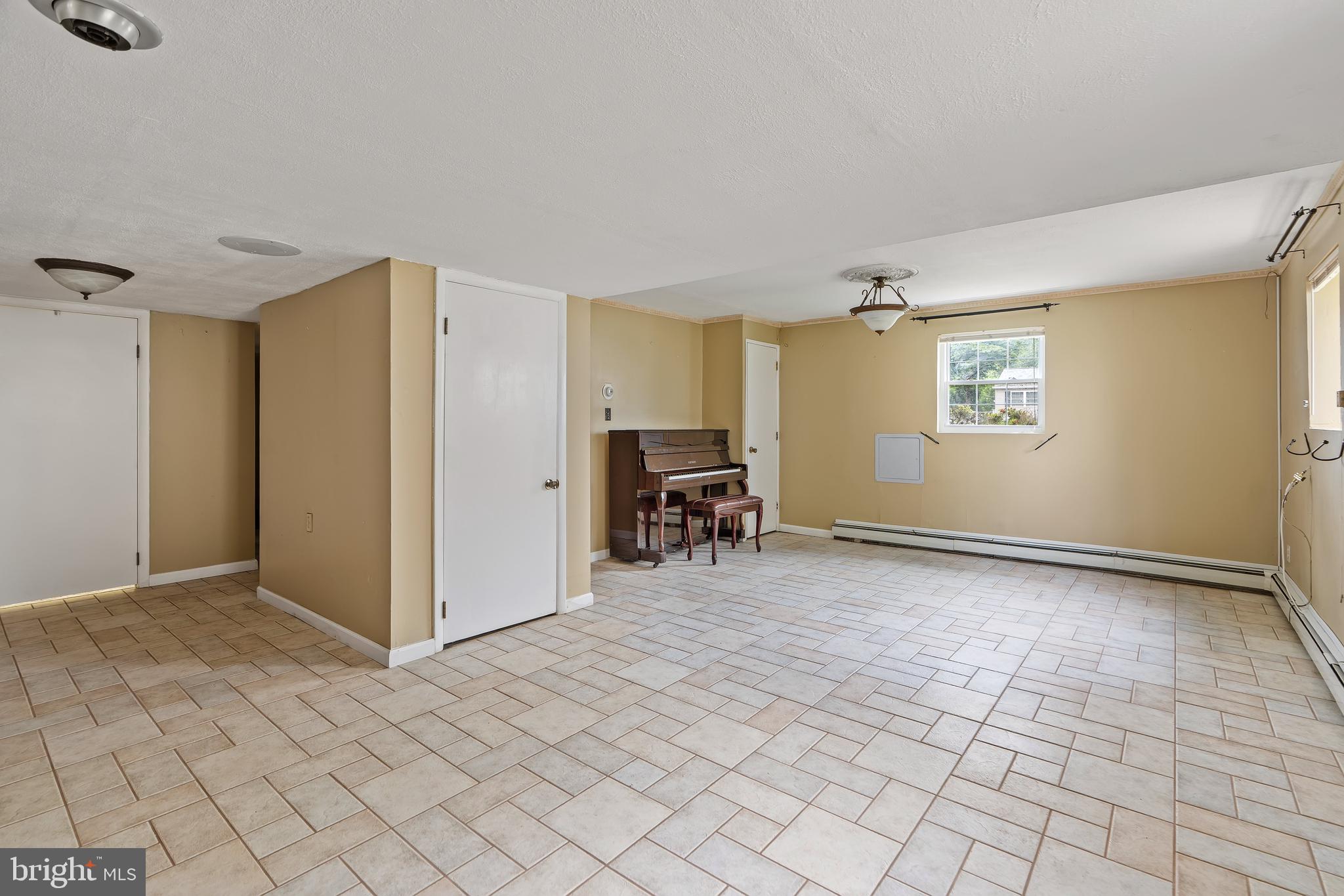 THOMSON ESTATES - Residential