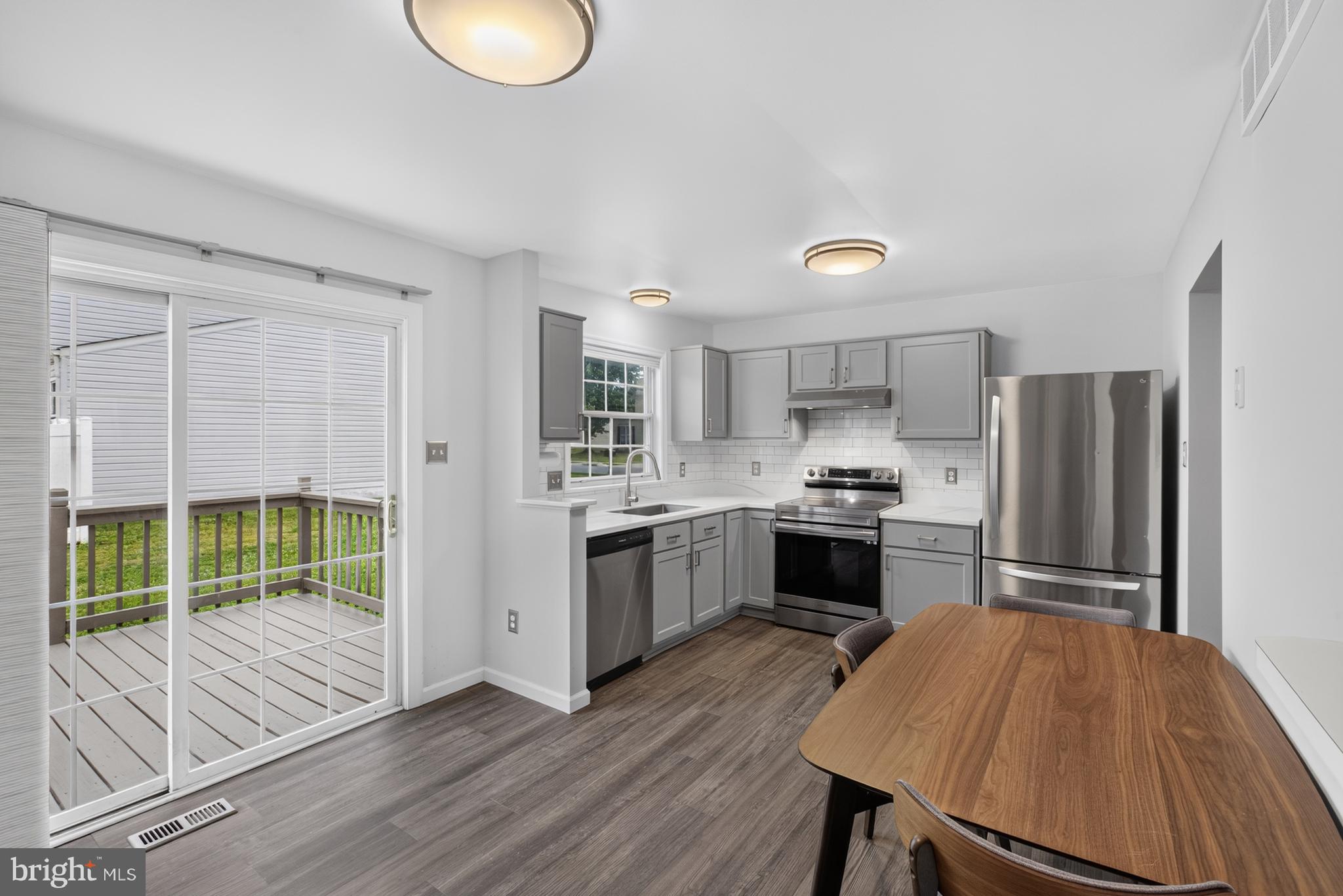 SPRINGFIELDS - Residential