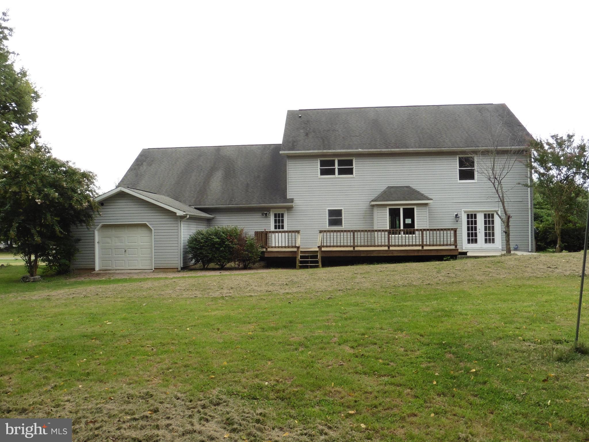 Best location in pristine Spring Mill Farm on 2 acres. New carpet, paint, appliances and fixtures. All the amenities for entertaining including fireplace in family room, patio and deck - green thumb folks will love the garden areas. Huge 3 car garage with 1 car garage behind for storage.  Seller pay up to $500 for Home Warranty-restrictions apply. Sold as-is.