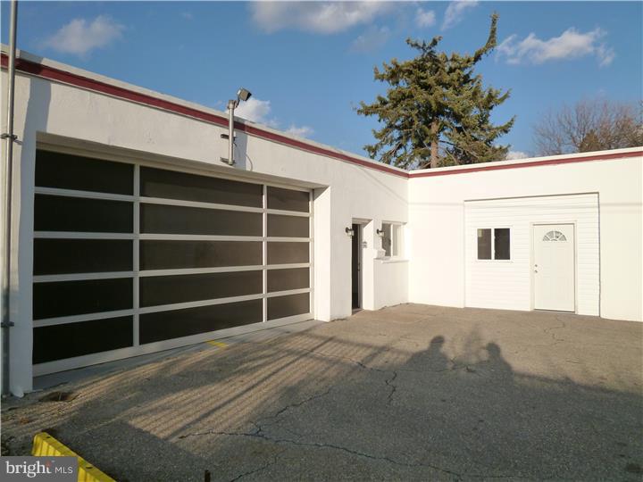 ROXBOROUGH - Commercial Sale