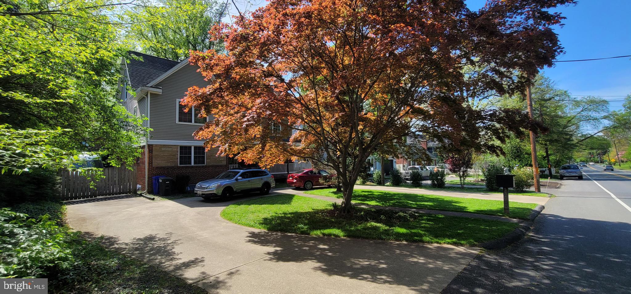 ENGLISH VILLAGE - Residential