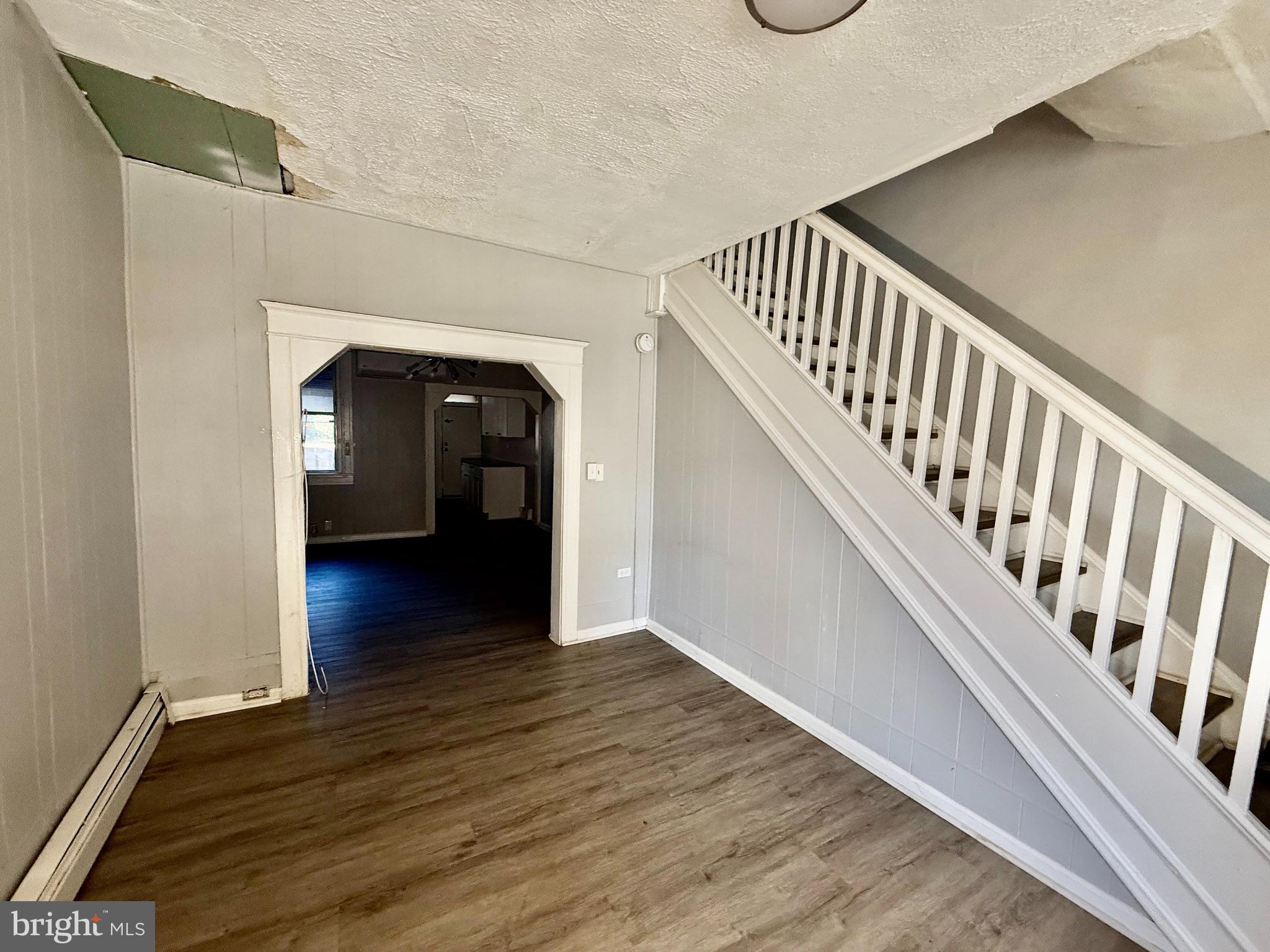 MILL HILL - Residential