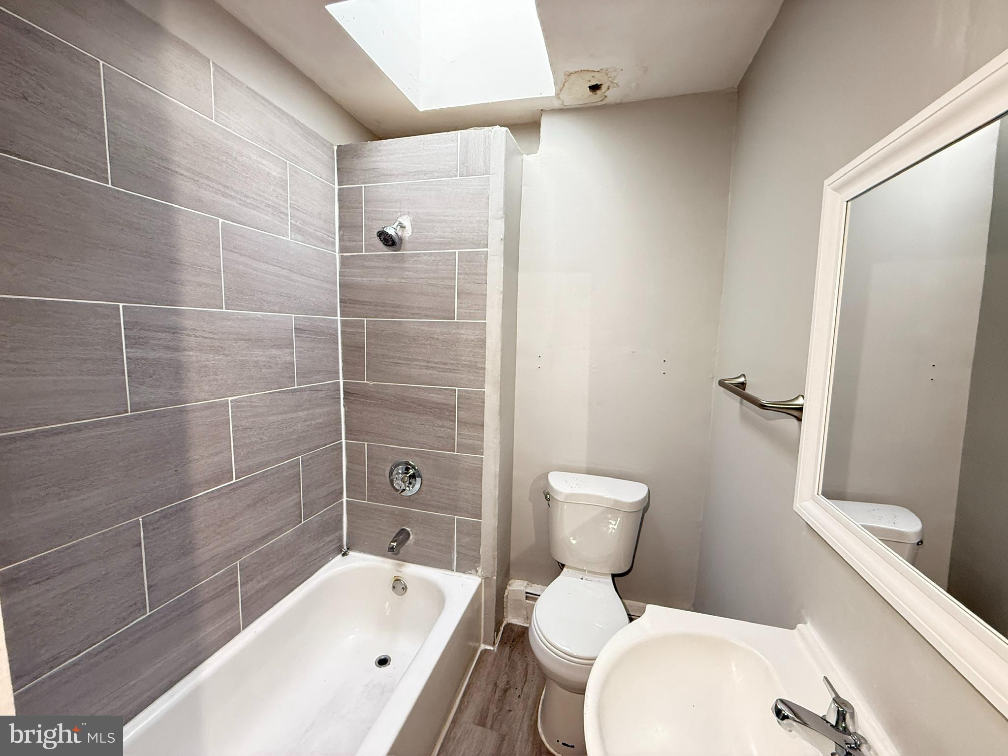 MILL HILL - Residential