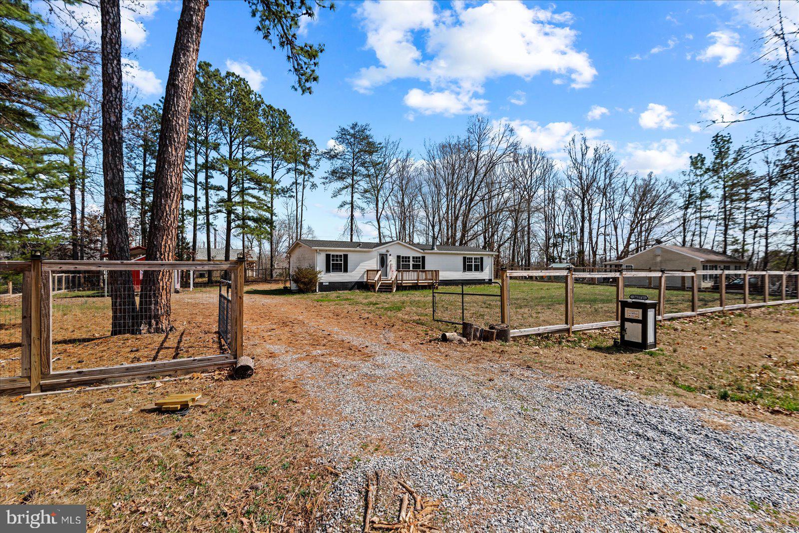 CAROLINE PINES - Residential