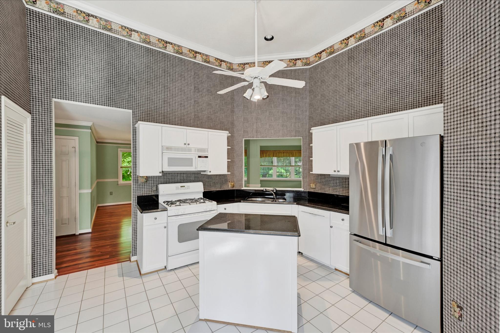 GREY ROCK FLATS - Residential