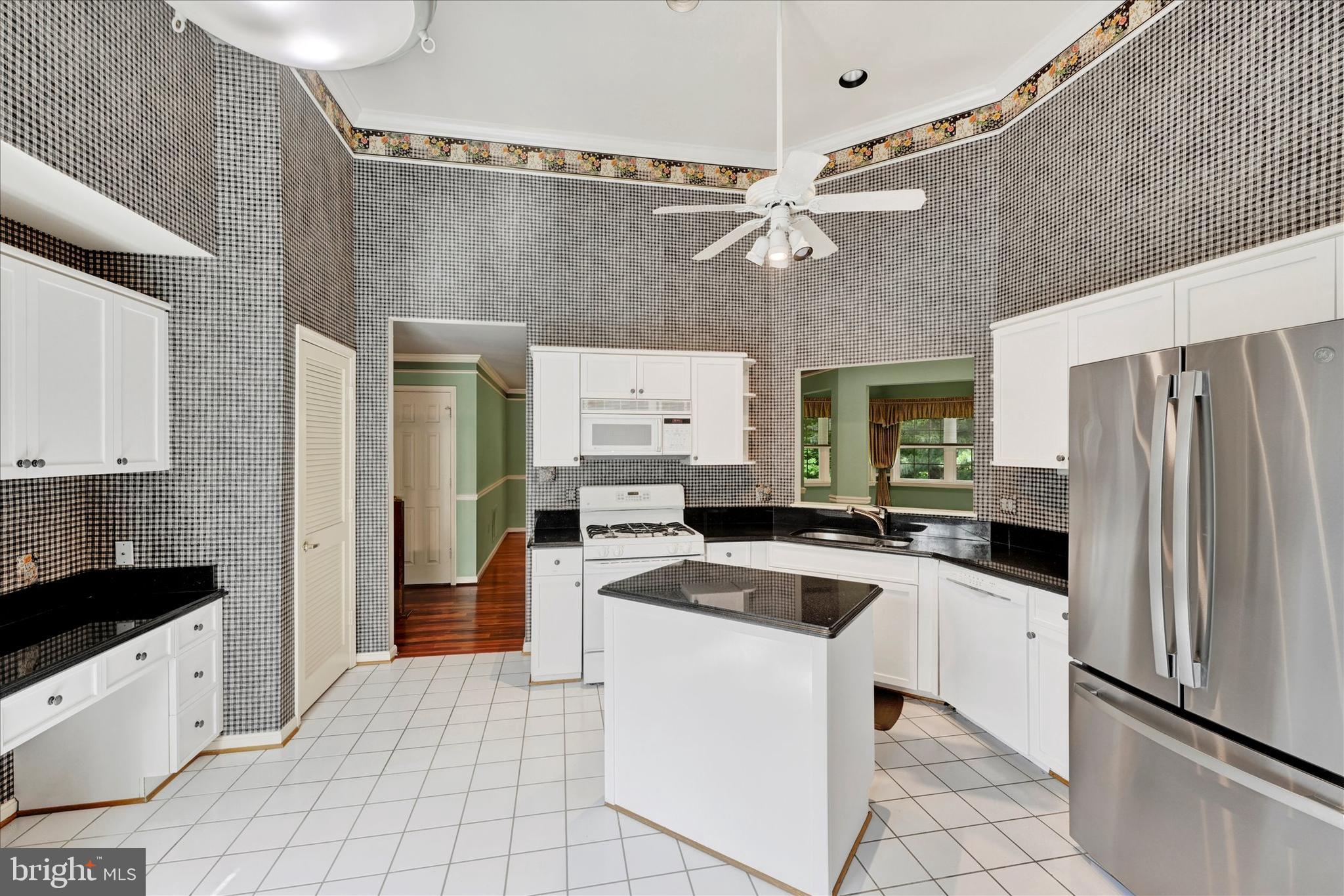 GREY ROCK FLATS - Residential
