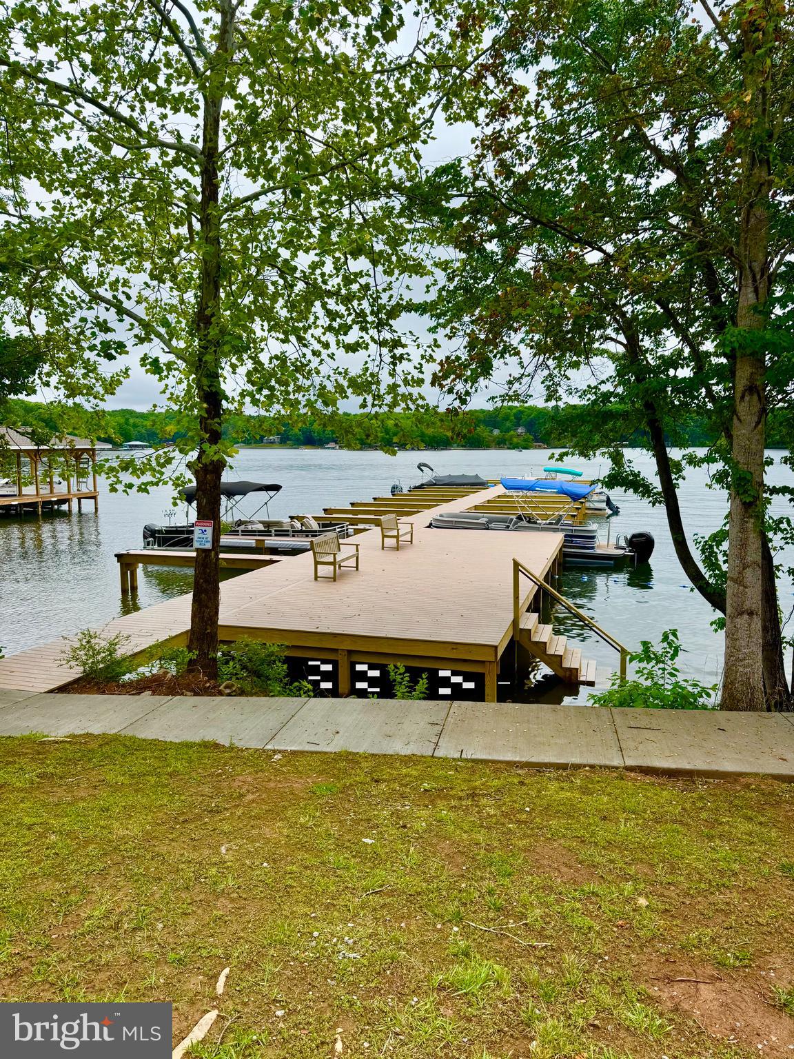 EDGEWOOD BAY - Residential