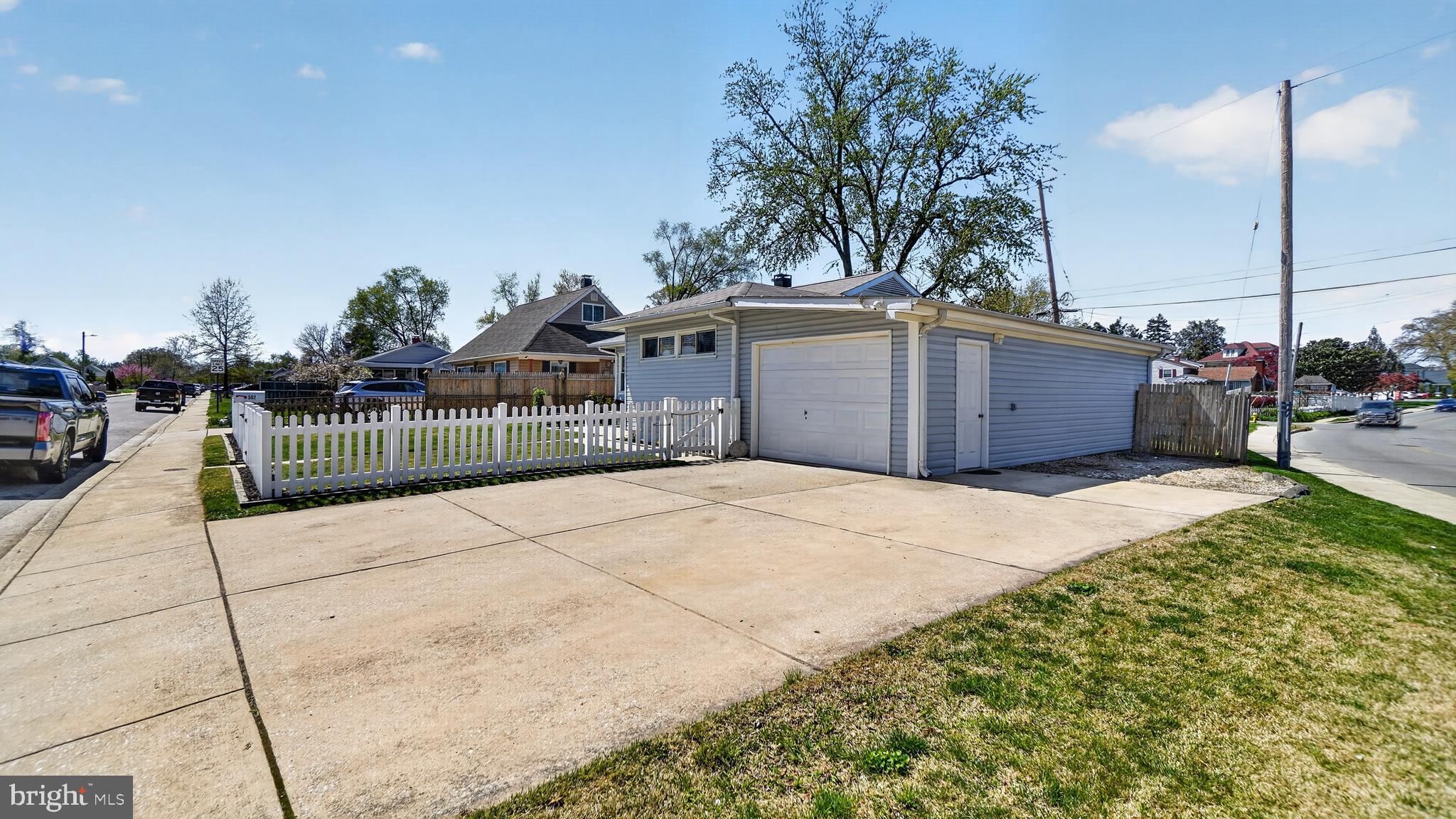 MUNROE GARDENS - Residential