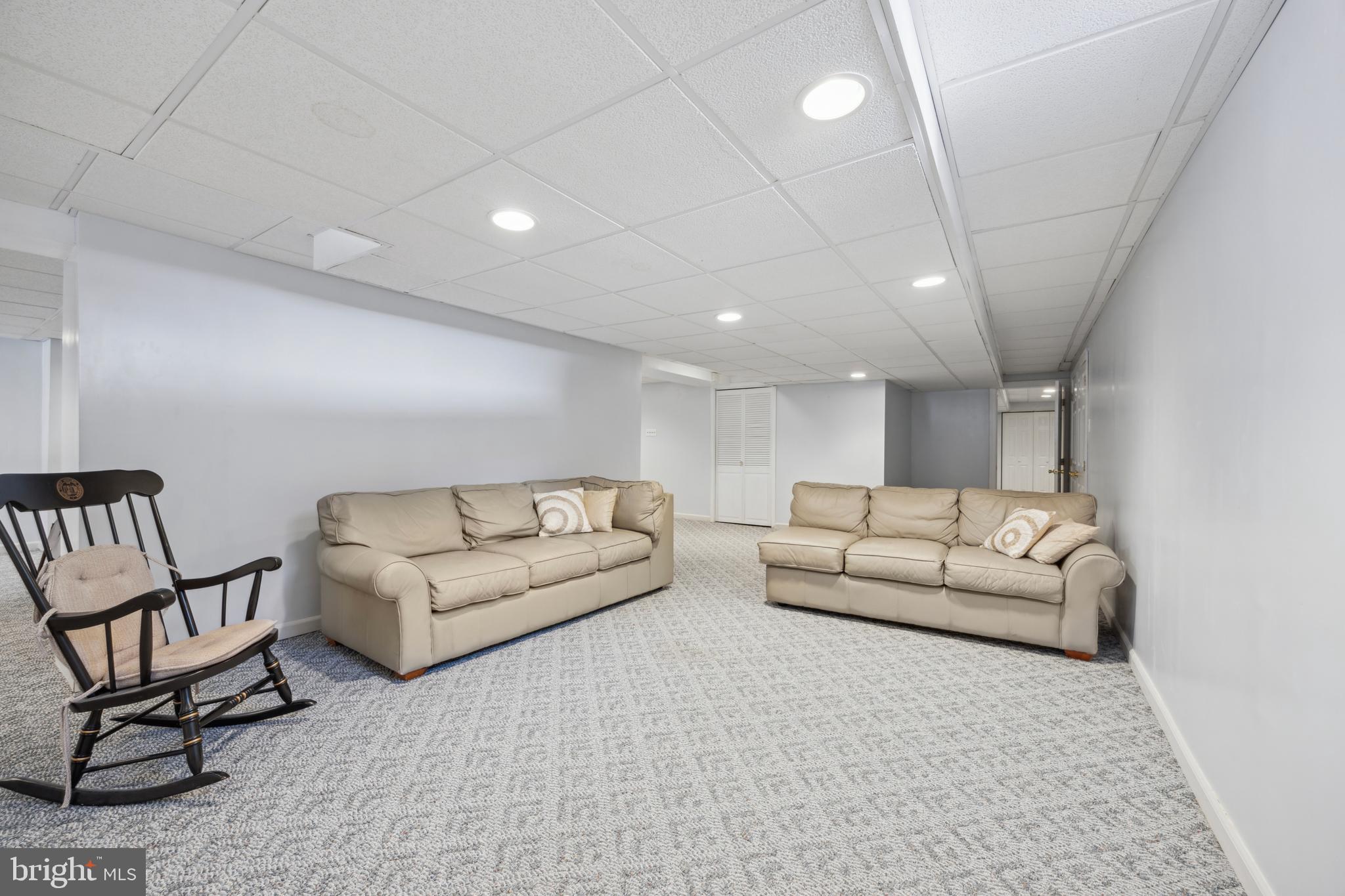 ROSE TREE ESTS - Residential