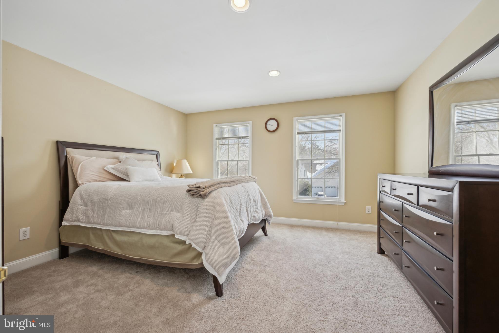ROSE TREE ESTS - Residential