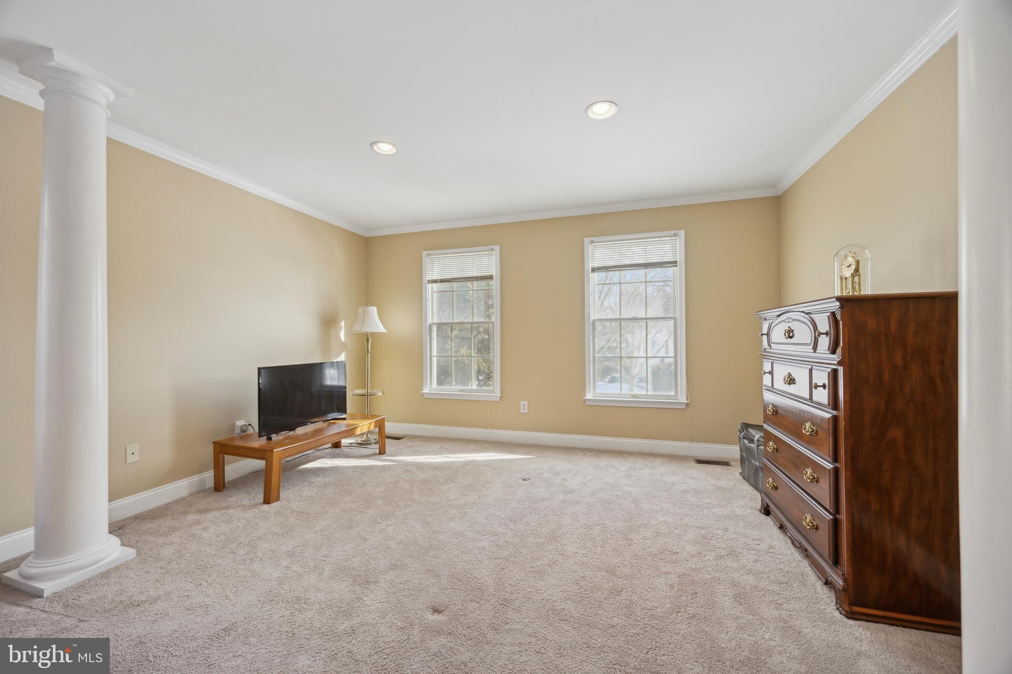 ROSE TREE ESTS - Residential
