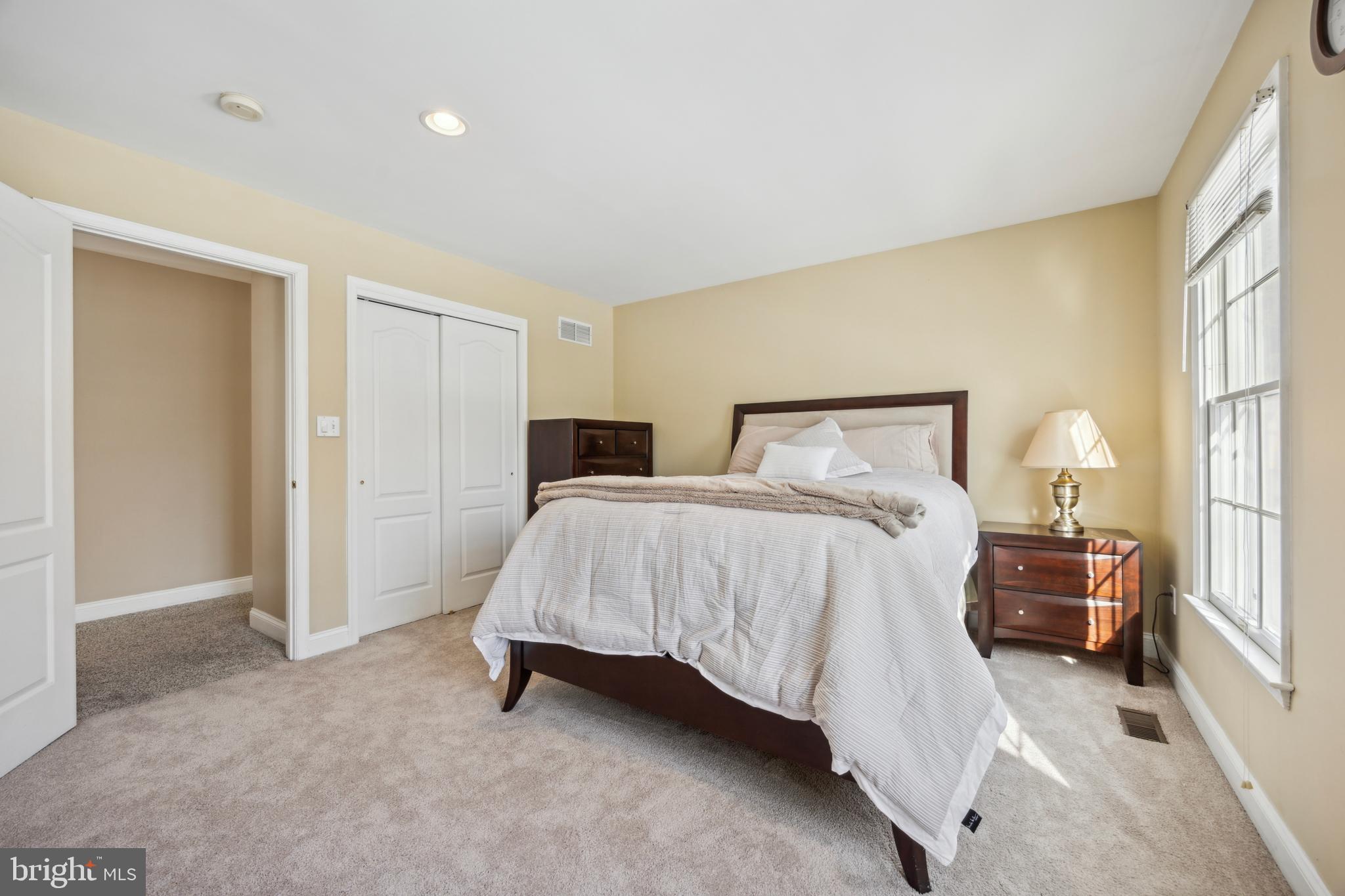 ROSE TREE ESTS - Residential