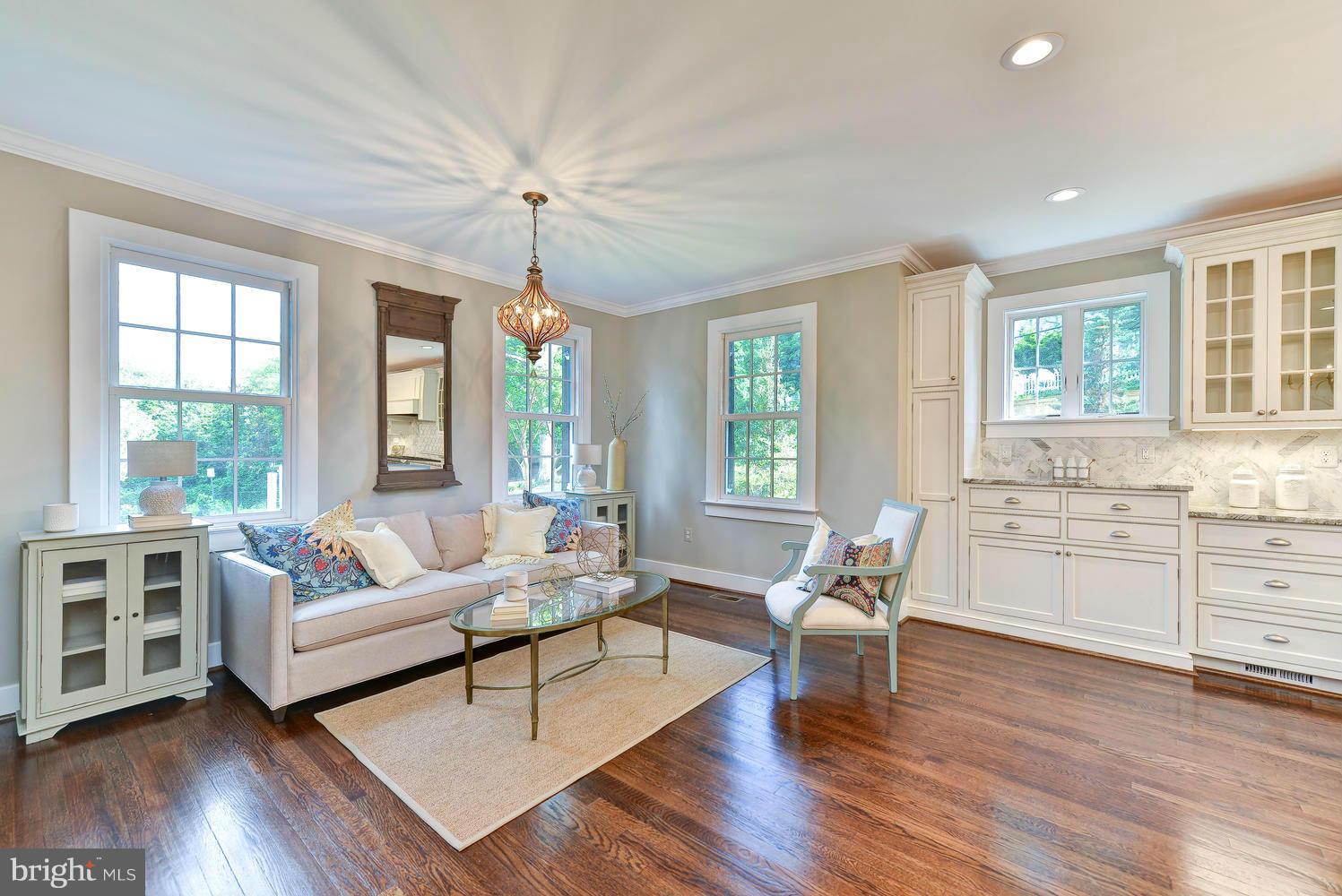 ROSEMONT - Residential