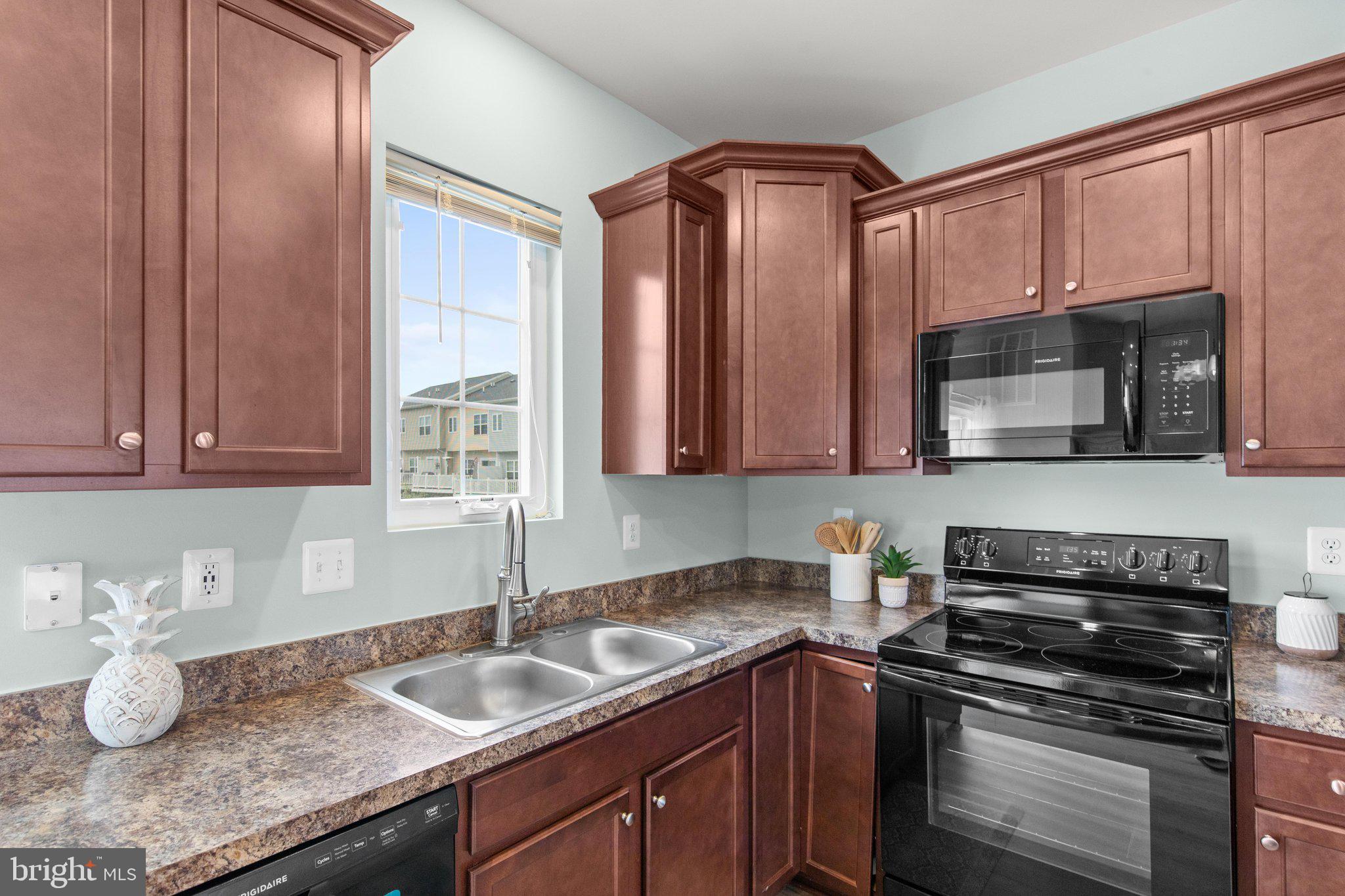 PLANTATION LAKES - Residential