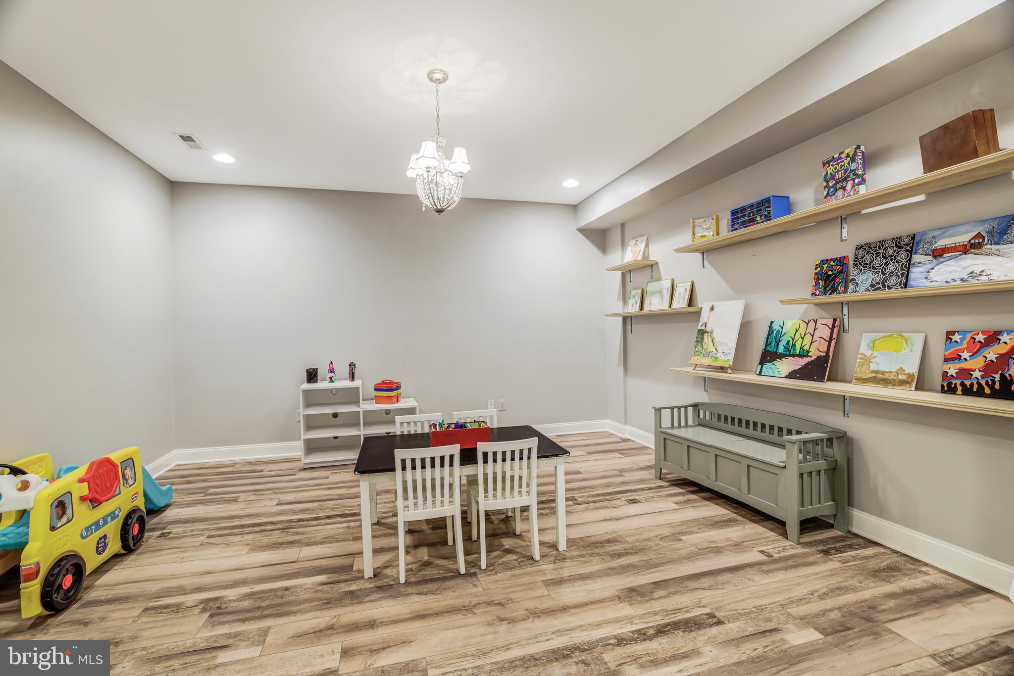 BARCLAY RIDGE - Residential