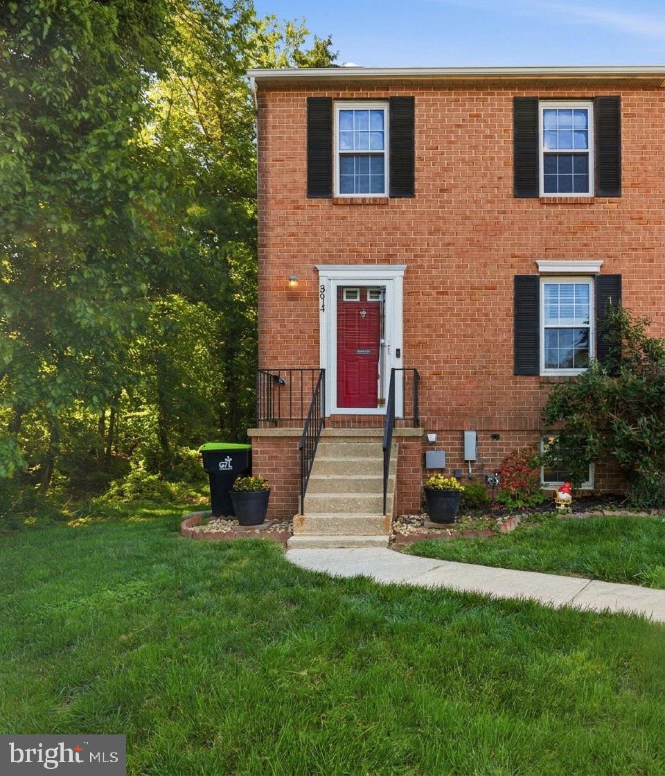 WOODSDALE MANOR - Residential