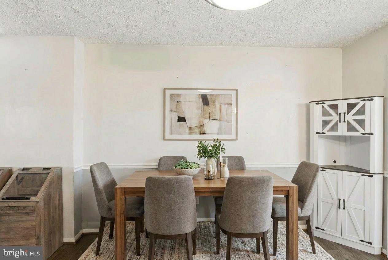 WOODSDALE MANOR - Residential