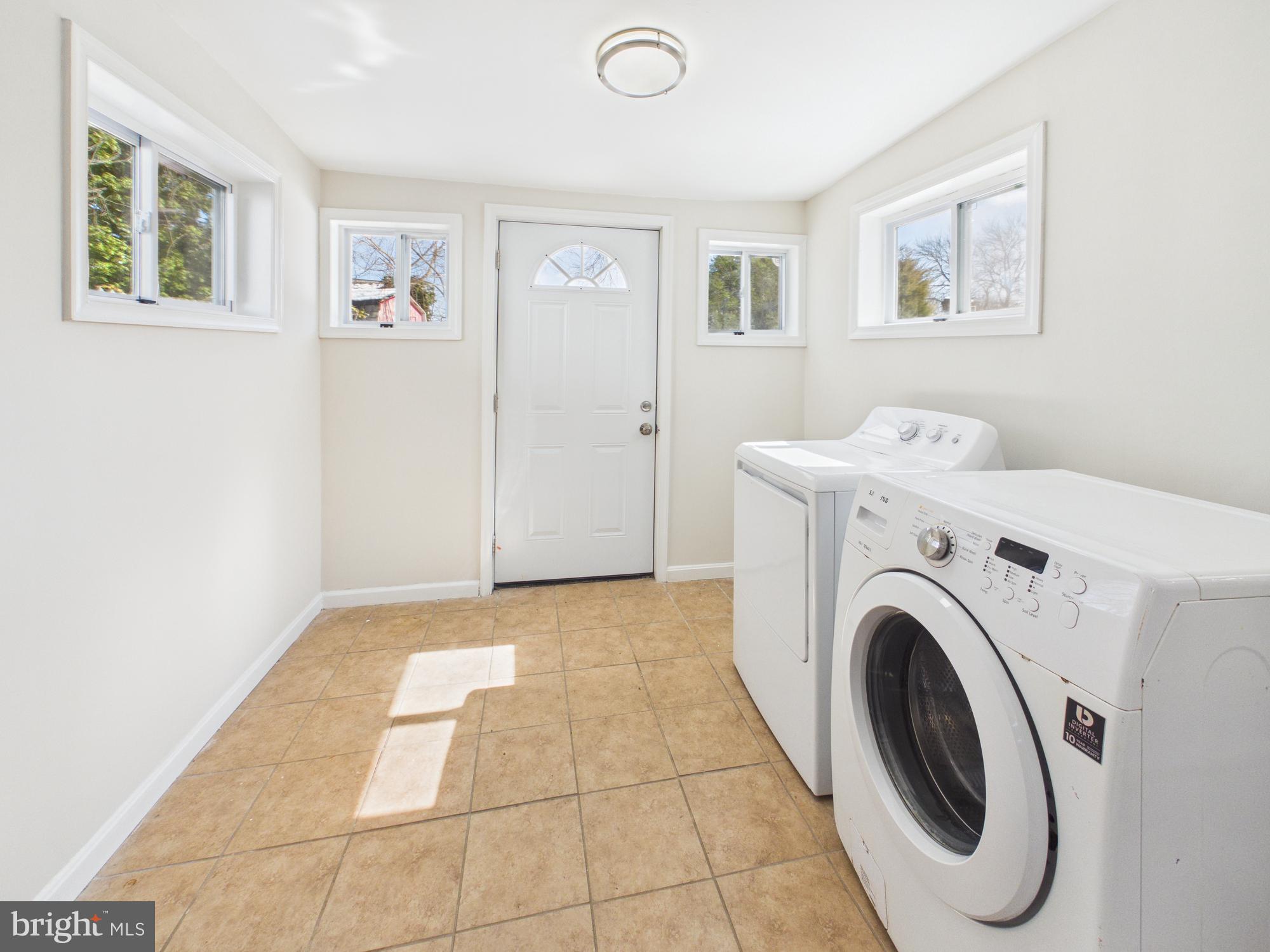 CARROLL KNOLLS - Residential Lease