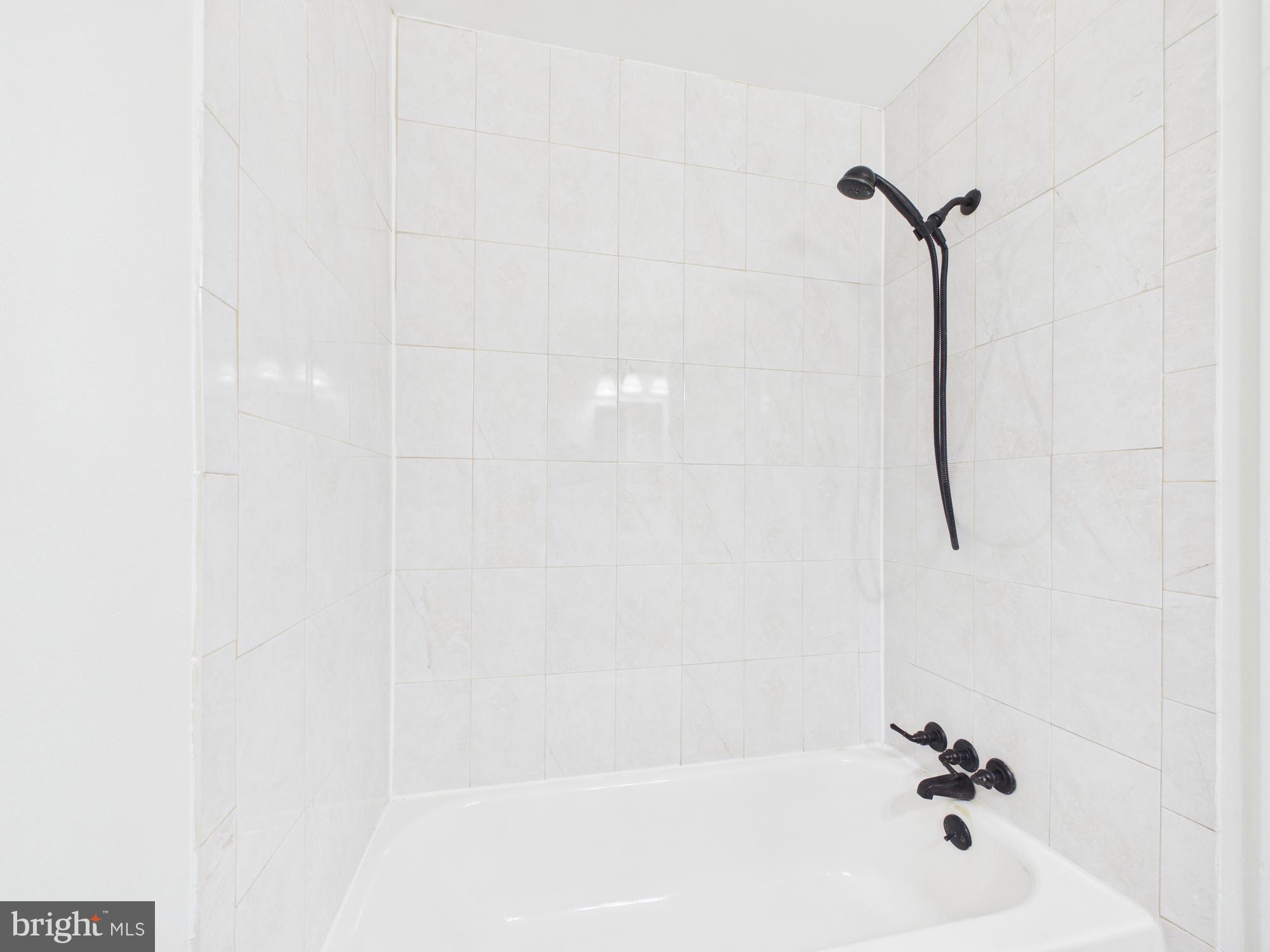 CARROLL KNOLLS - Residential Lease