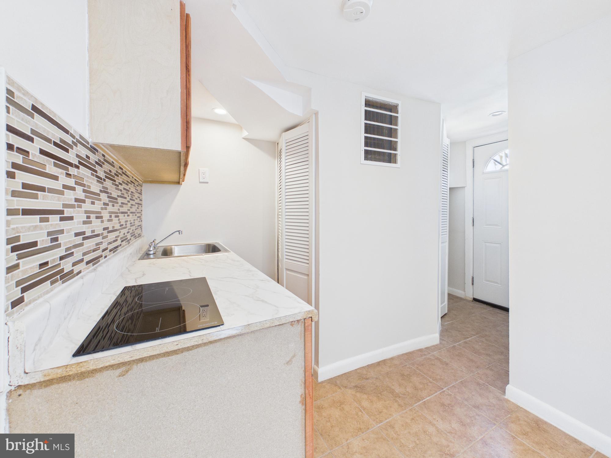 CARROLL KNOLLS - Residential Lease