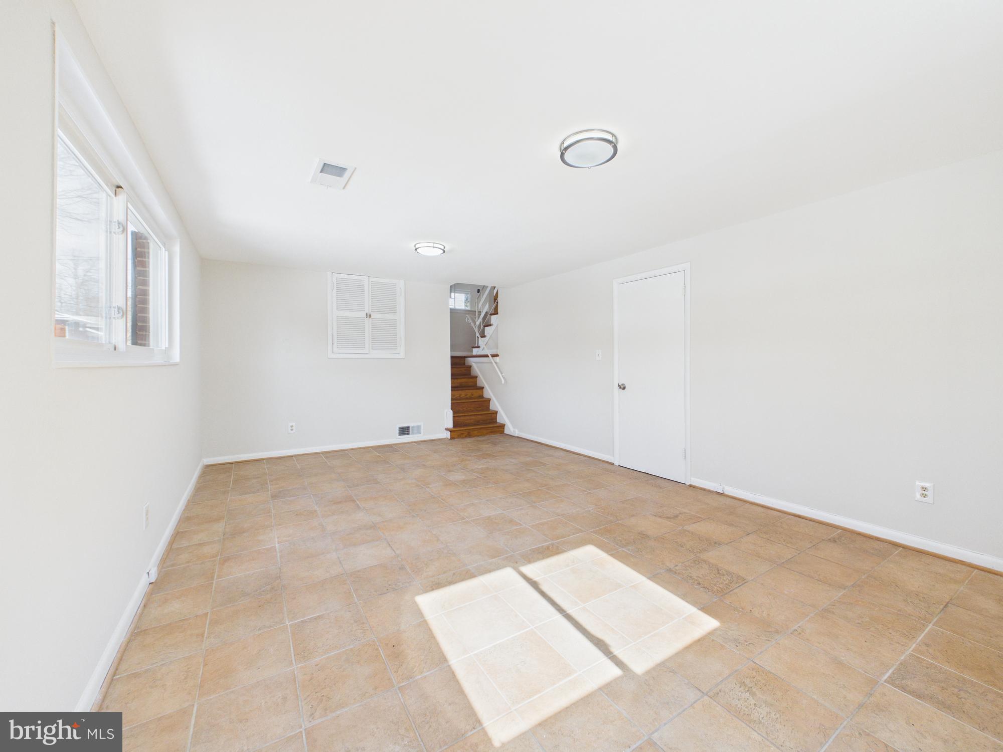 CARROLL KNOLLS - Residential Lease