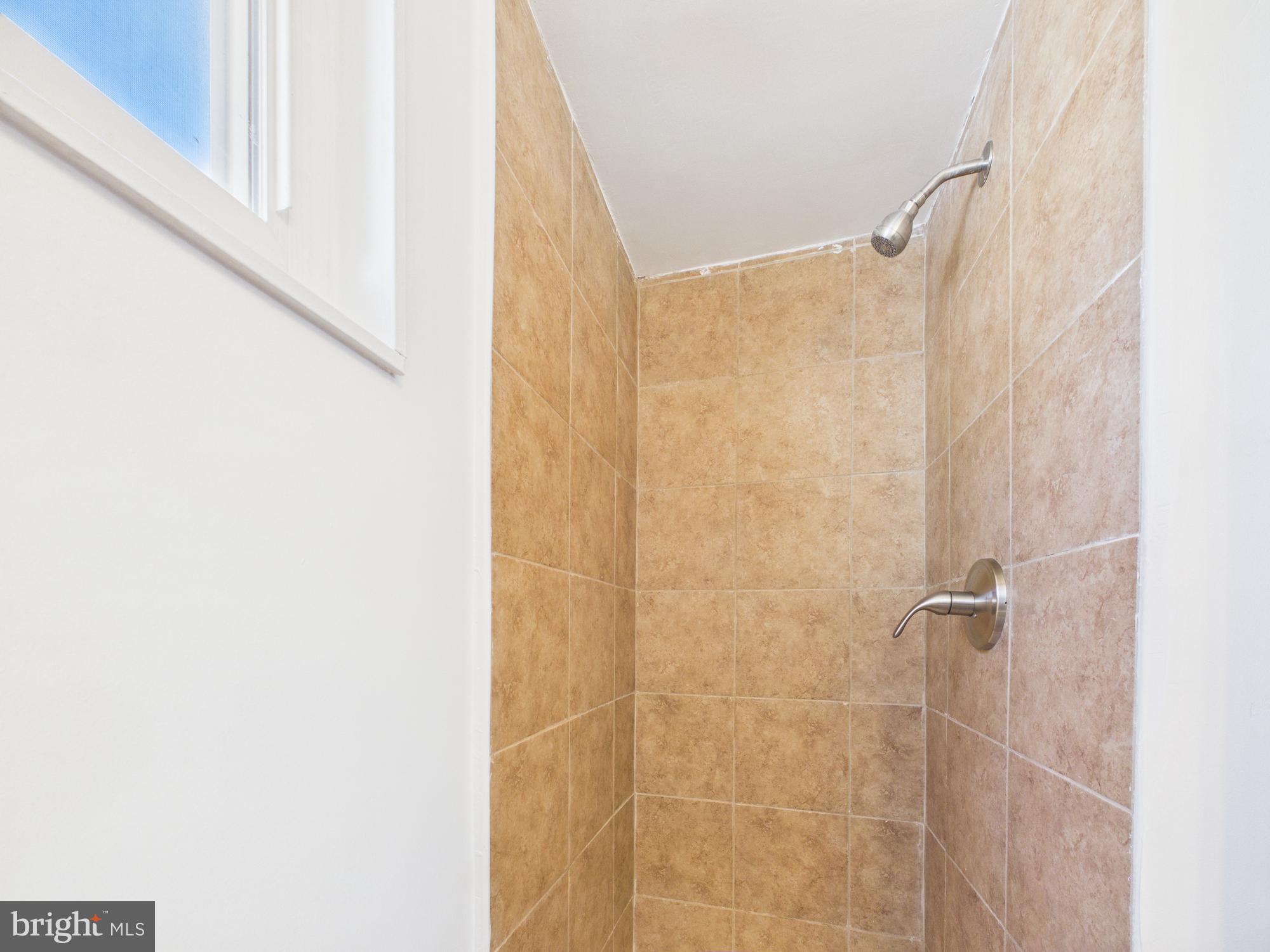 CARROLL KNOLLS - Residential Lease