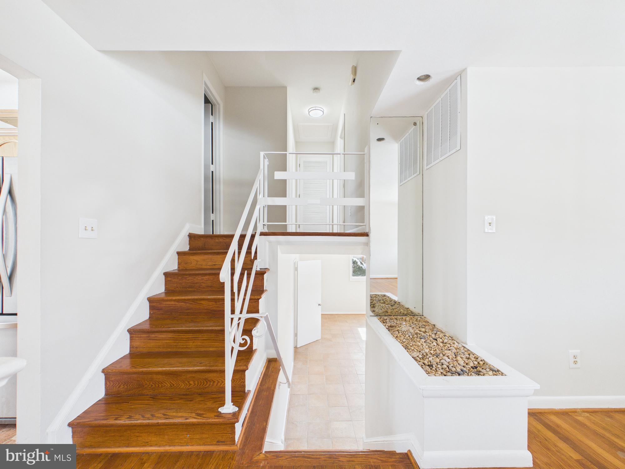 CARROLL KNOLLS - Residential Lease