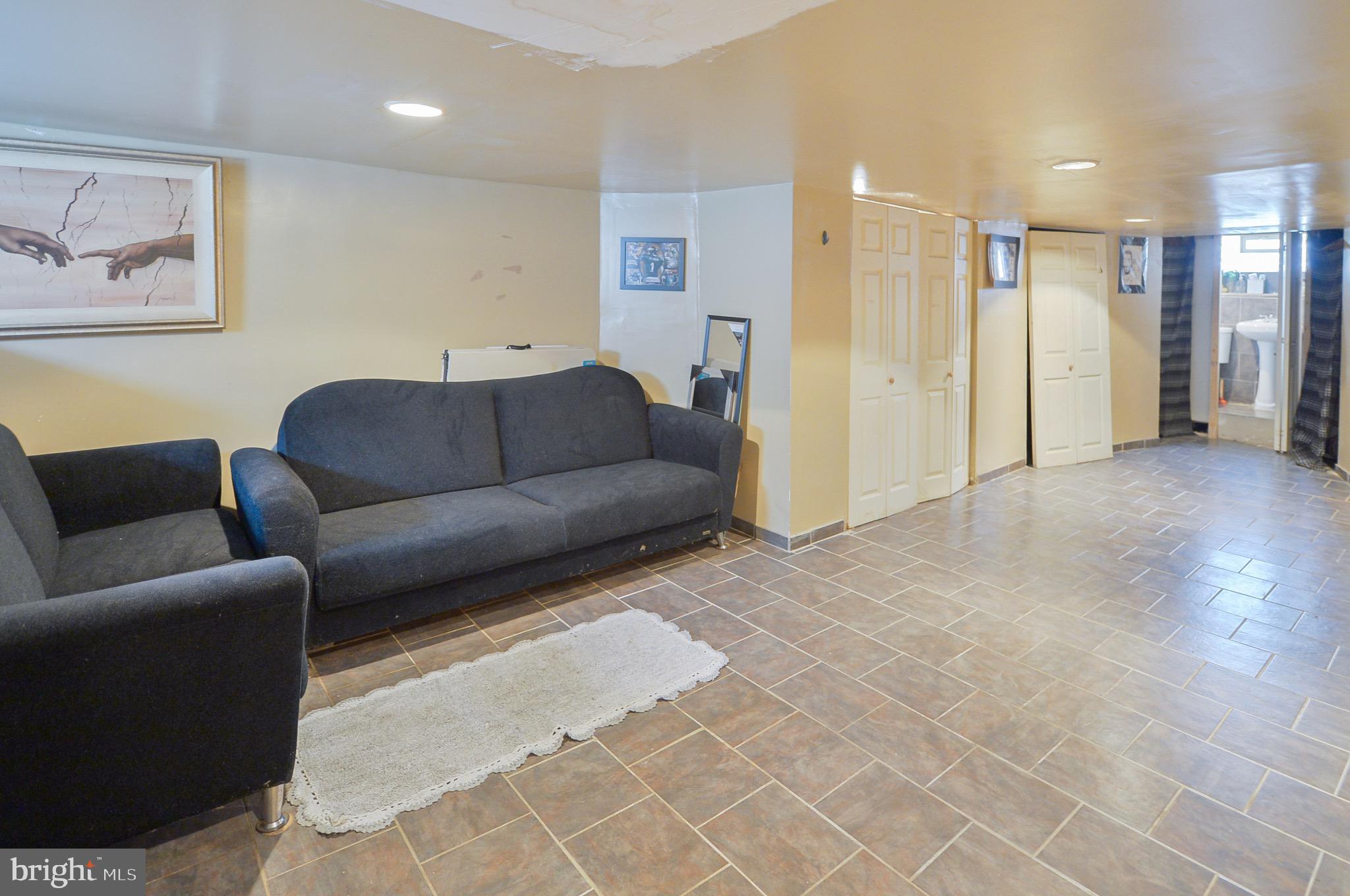 ELMWOOD PARK - Residential