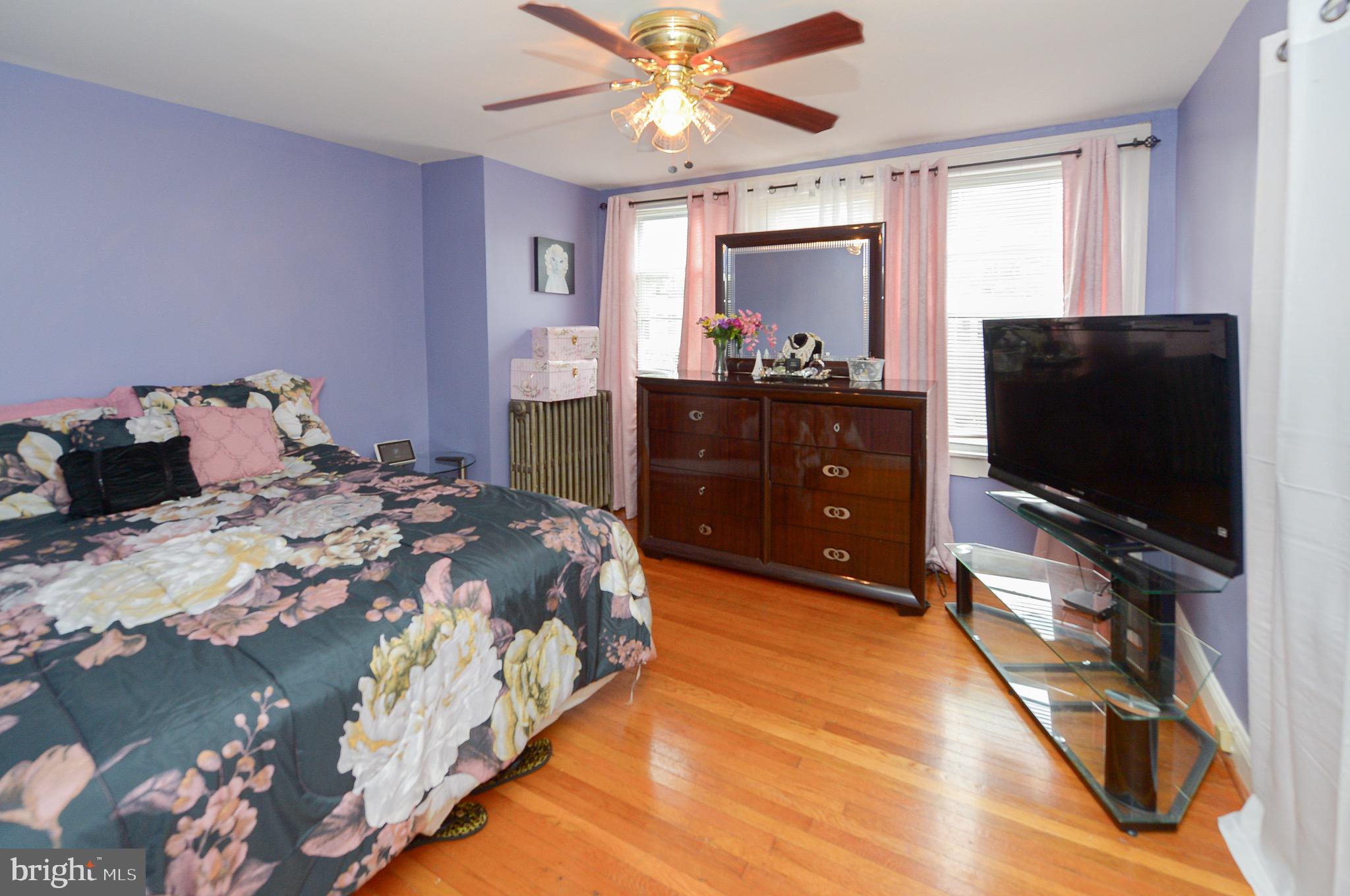 ELMWOOD PARK - Residential