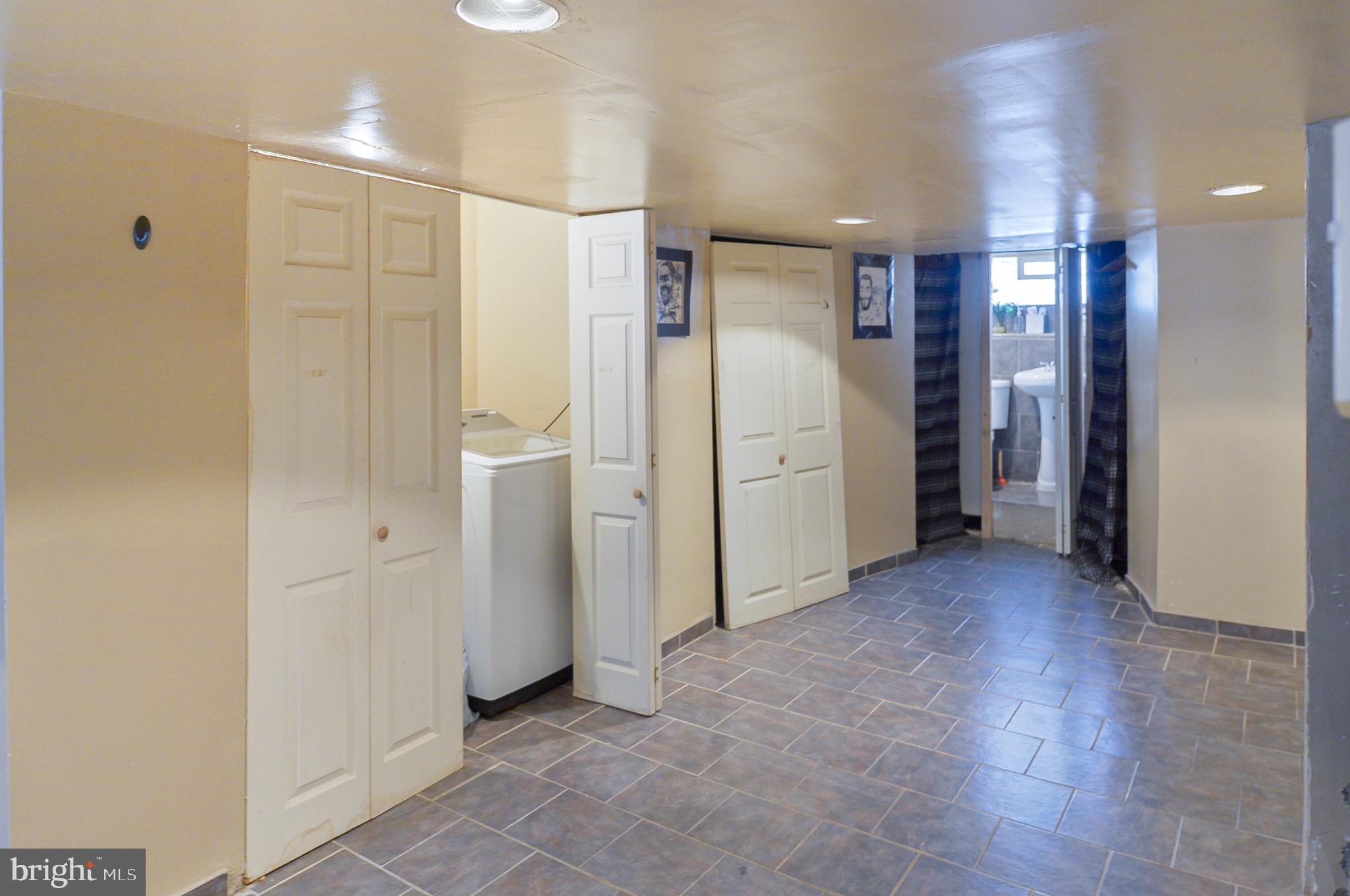 ELMWOOD PARK - Residential