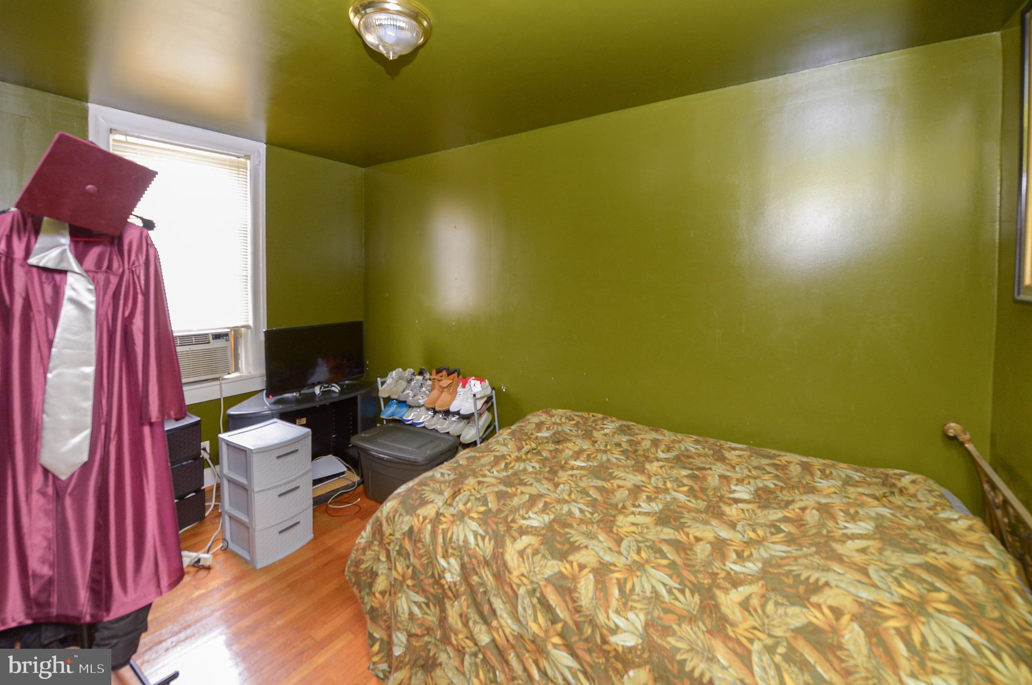 ELMWOOD PARK - Residential