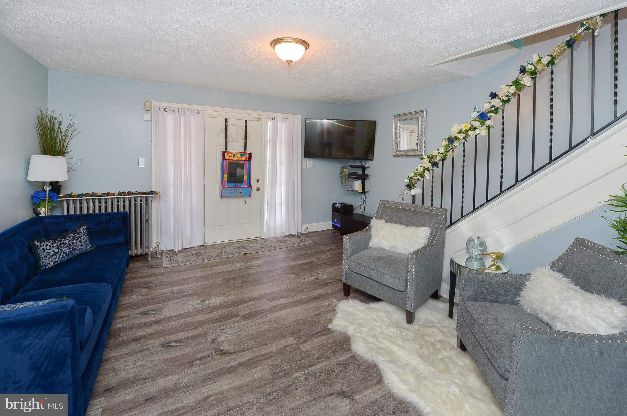 ELMWOOD PARK - Residential