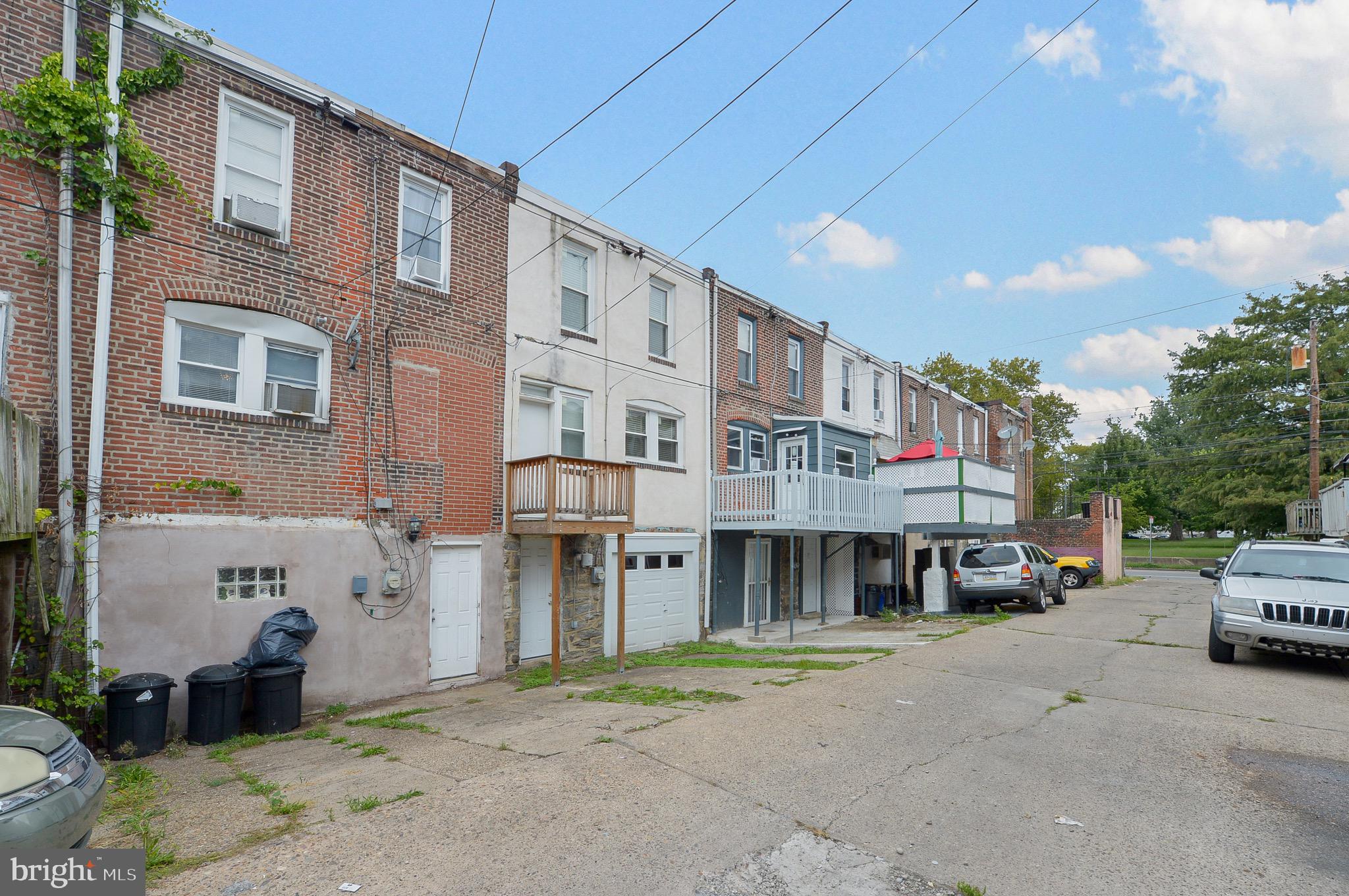 ELMWOOD PARK - Residential