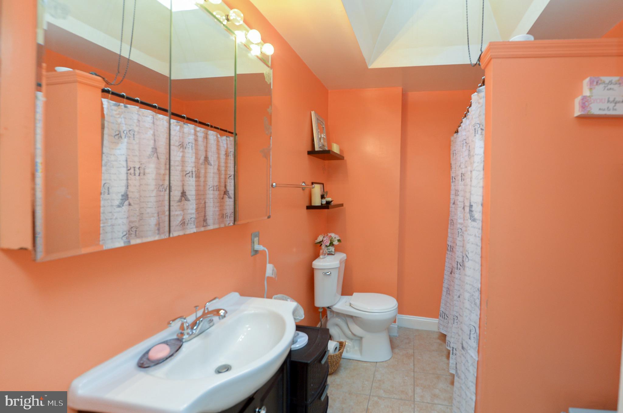 ELMWOOD PARK - Residential