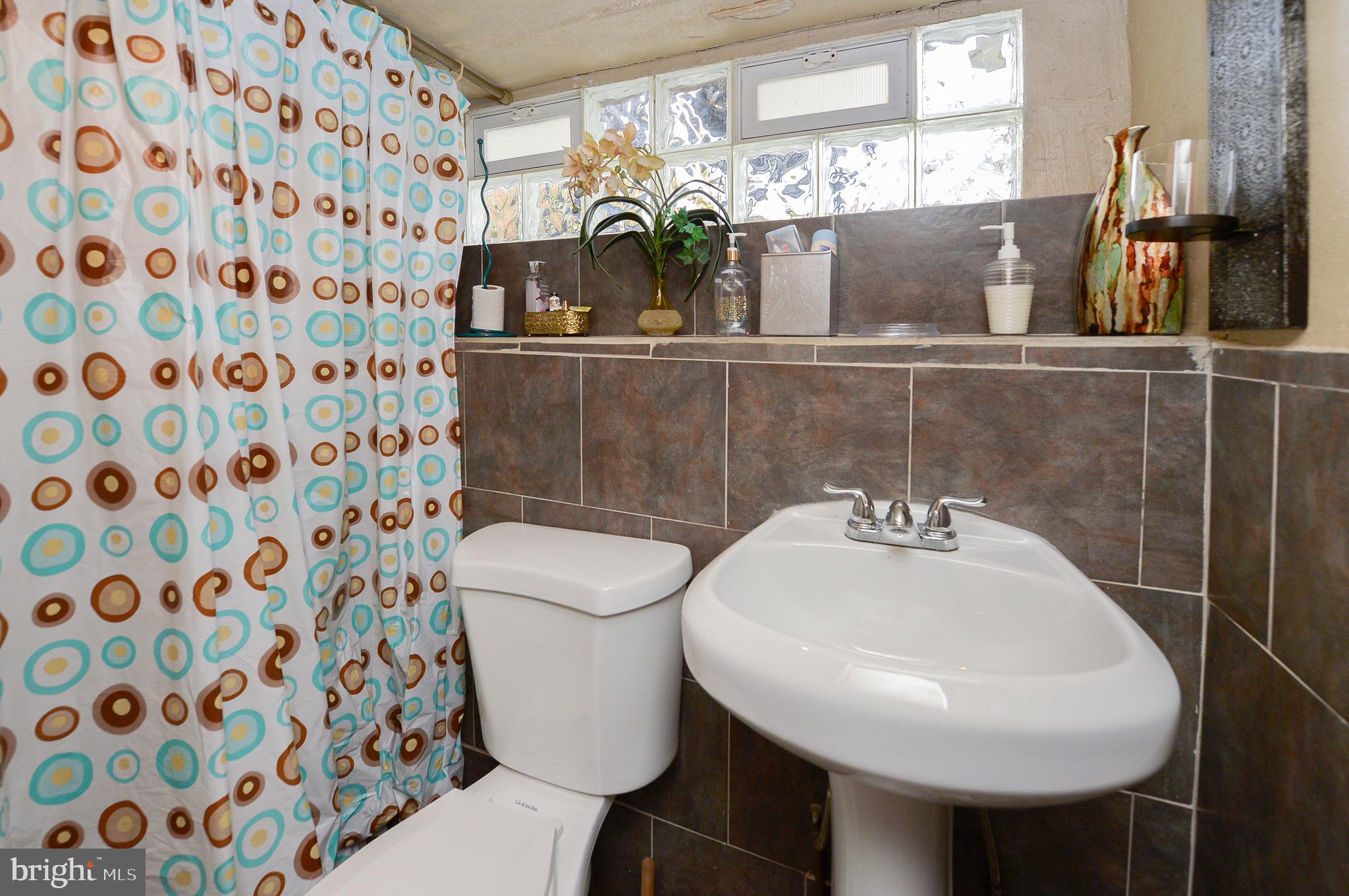 ELMWOOD PARK - Residential