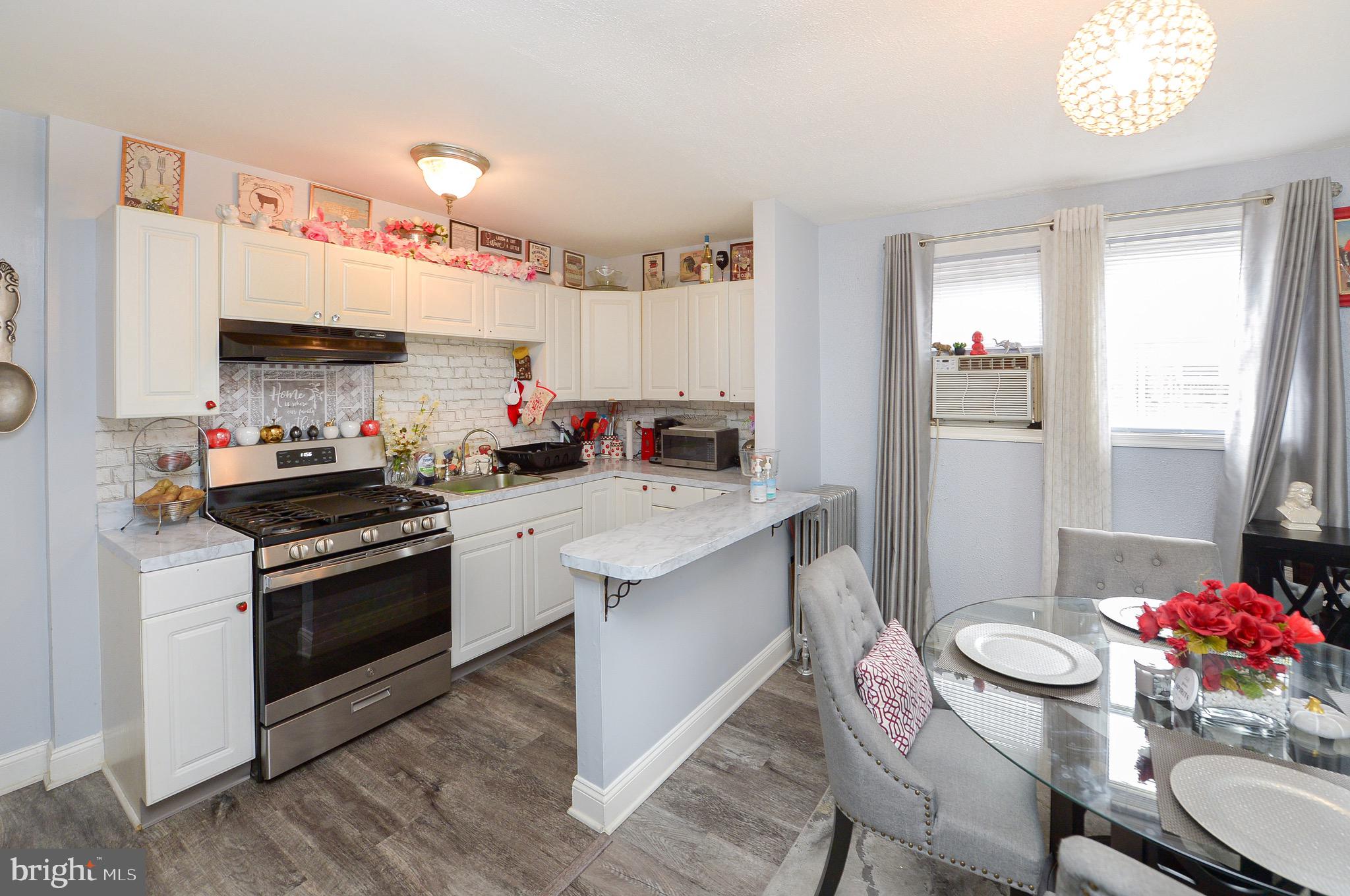 ELMWOOD PARK - Residential