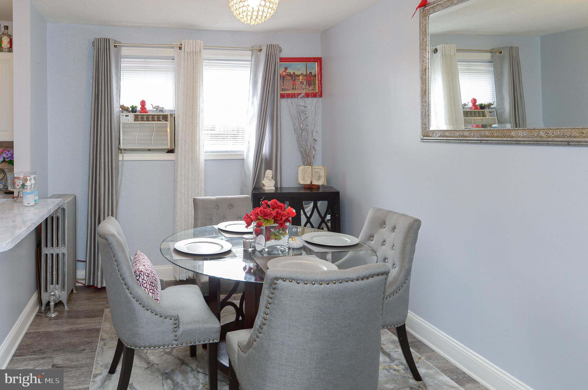 ELMWOOD PARK - Residential