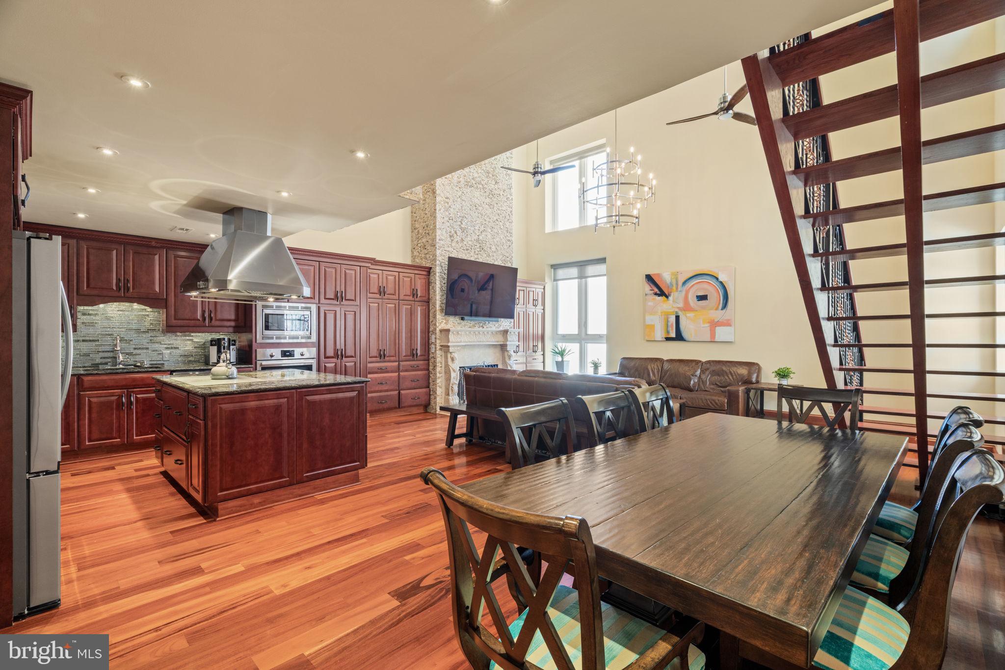 WASHINGTON SQ - Residential