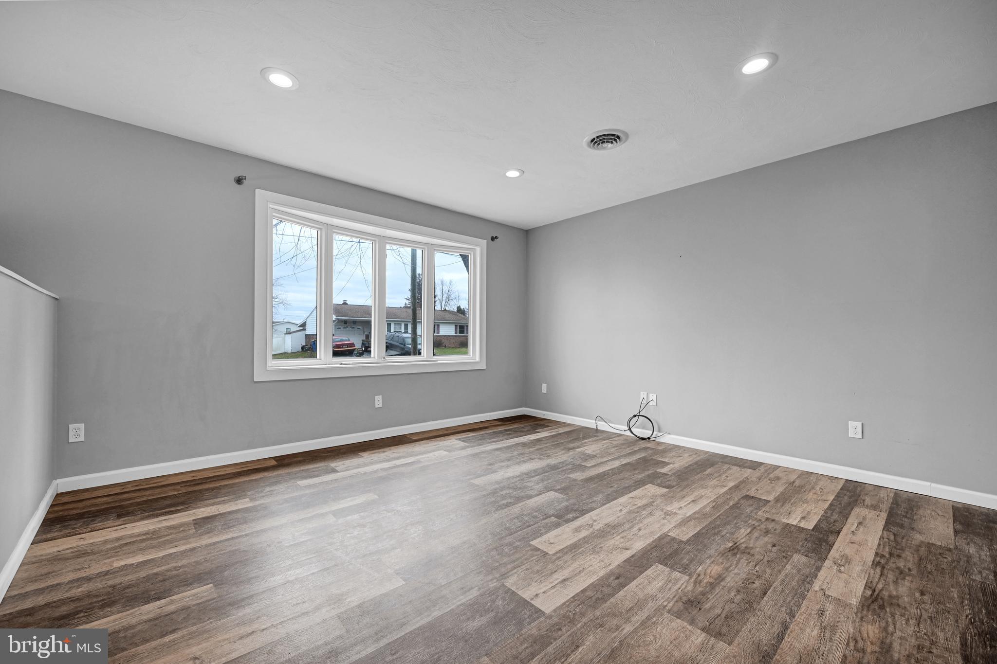 WILLS FORD - Residential