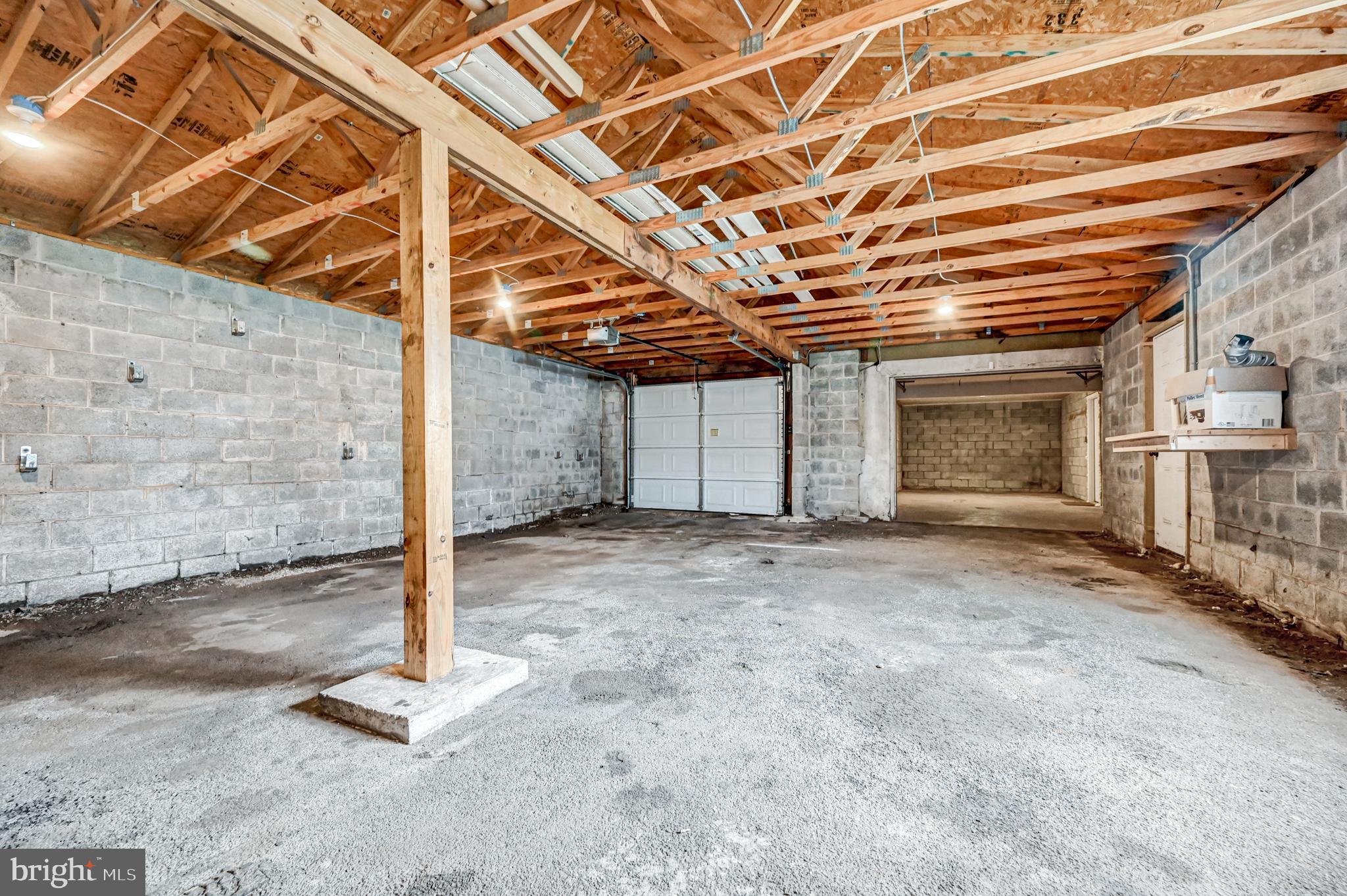 WILLS FORD - Residential