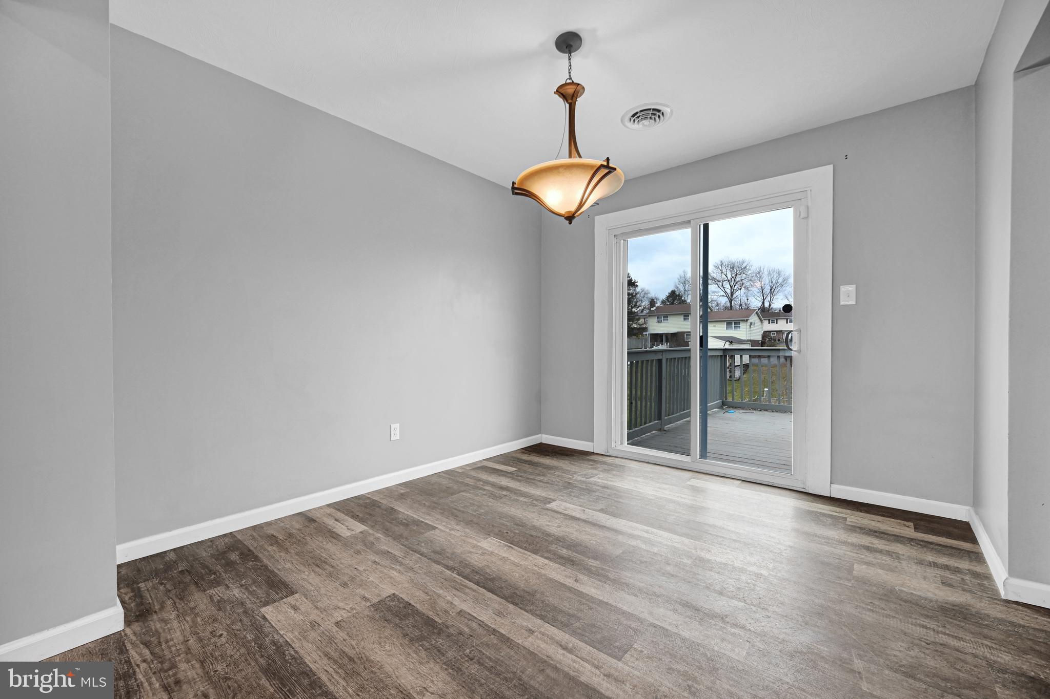 WILLS FORD - Residential
