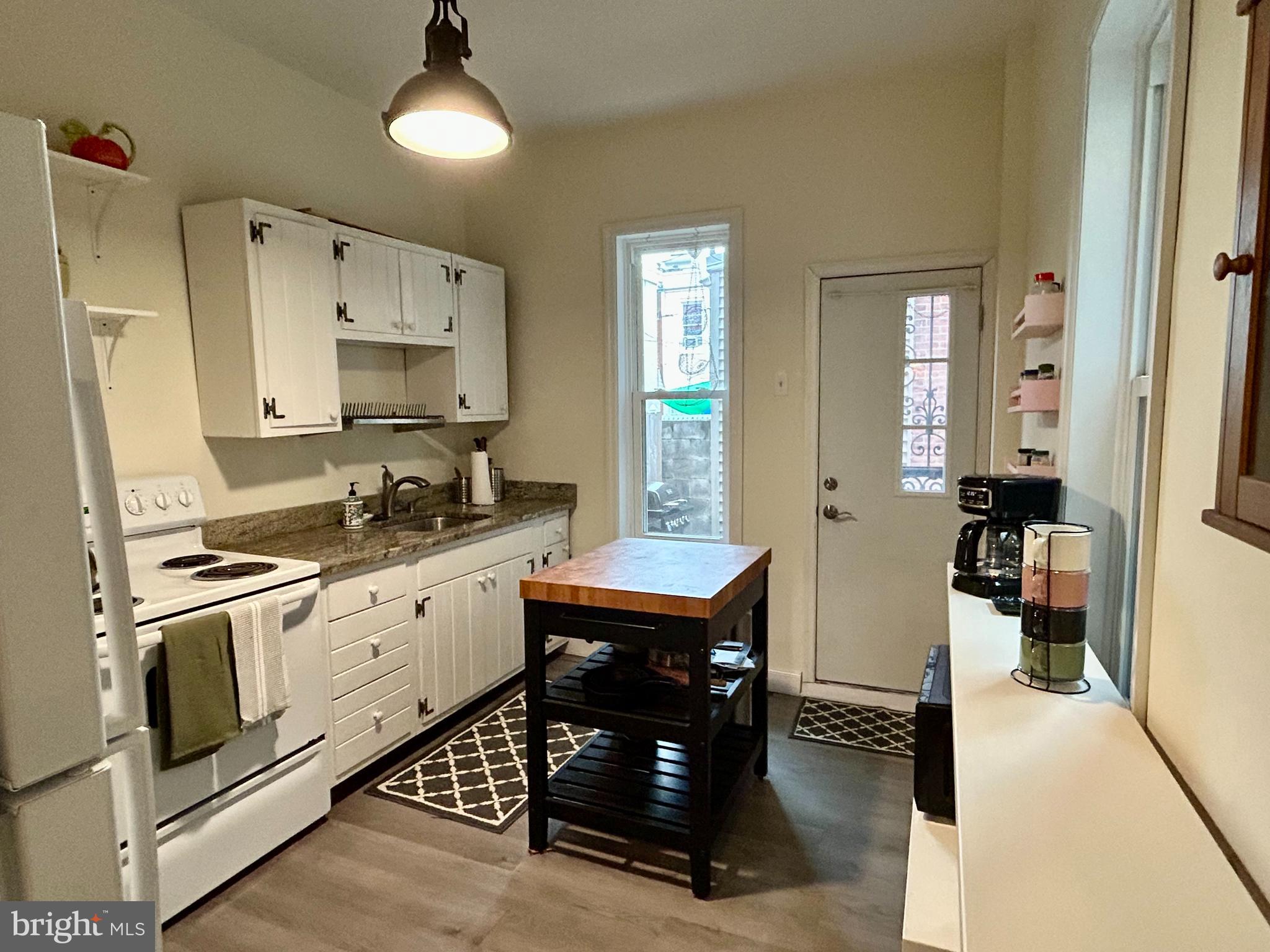 KENSINGTON - Residential
