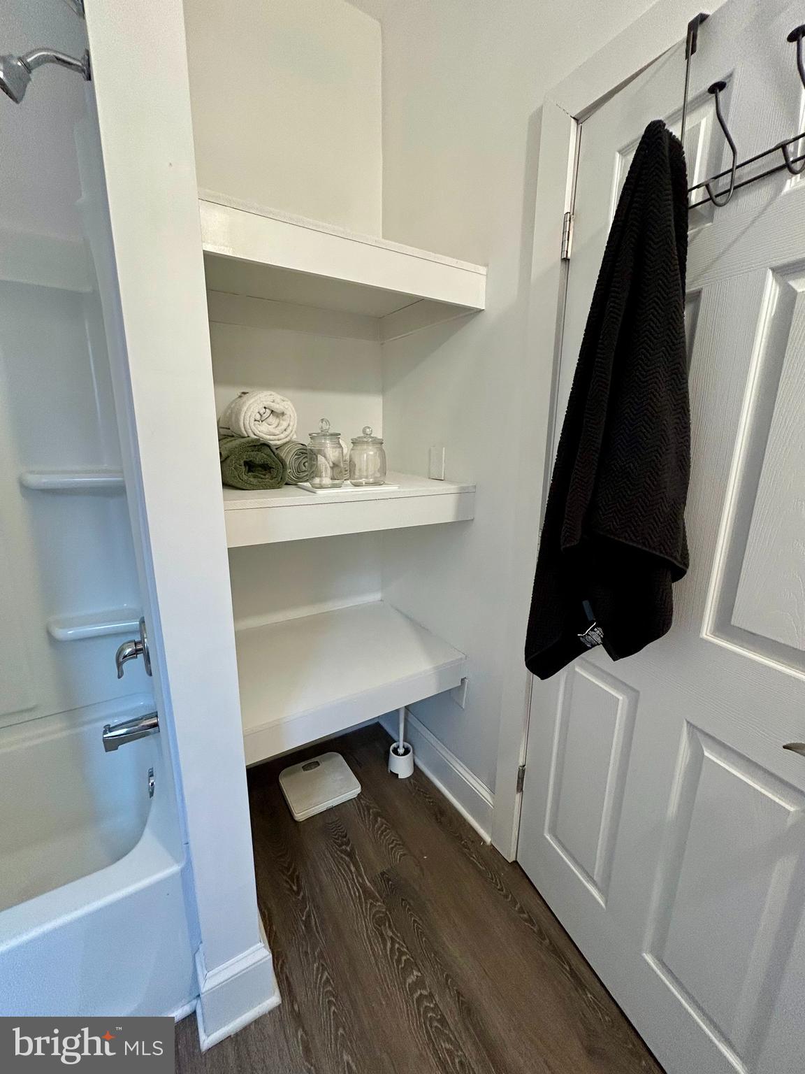 KENSINGTON - Residential