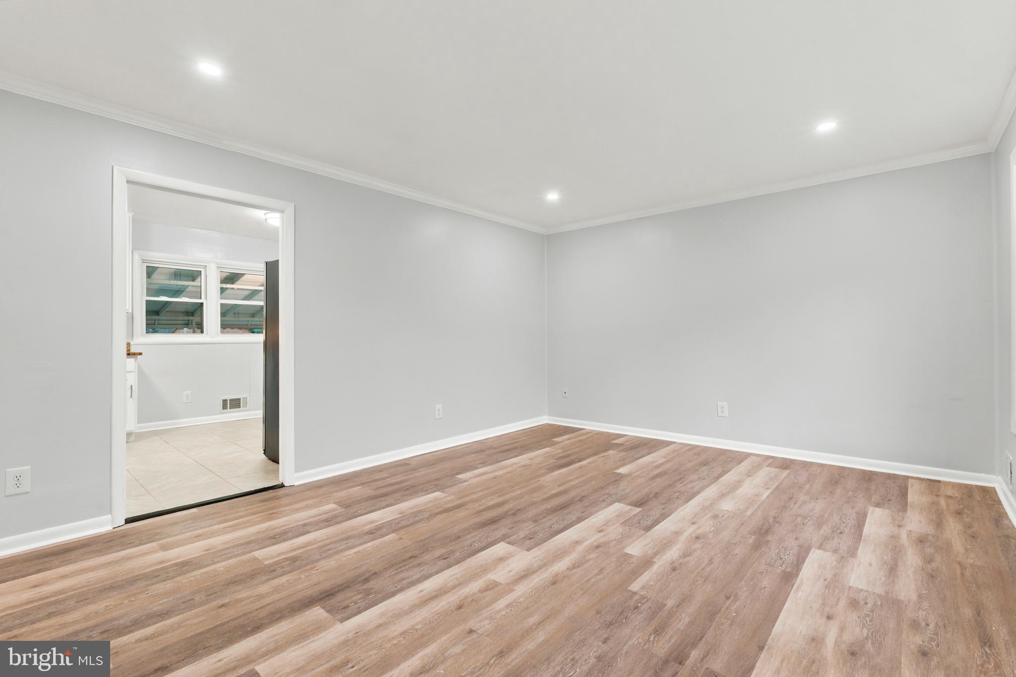 PLEASANTVILLE - Residential