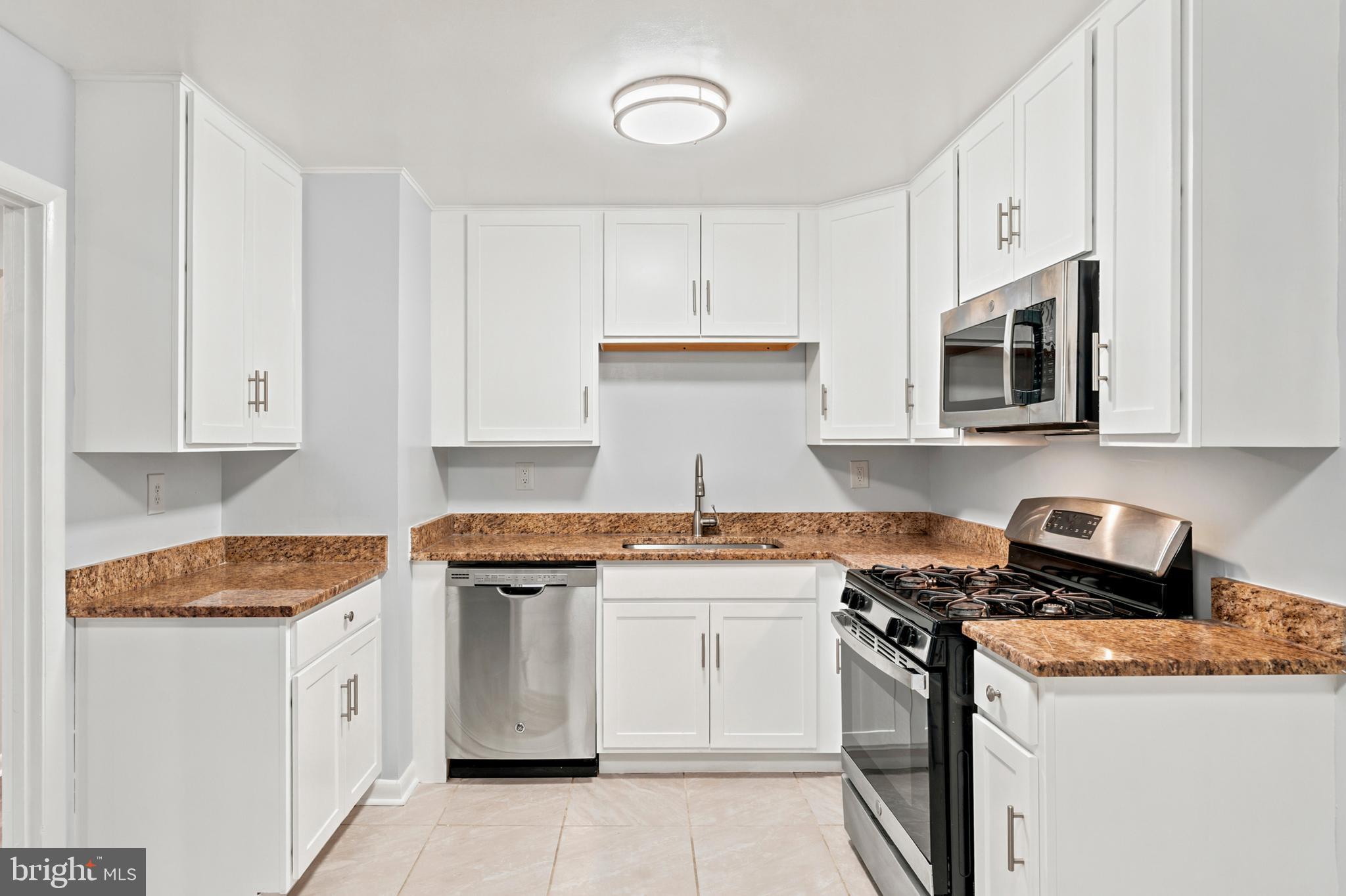 PLEASANTVILLE - Residential