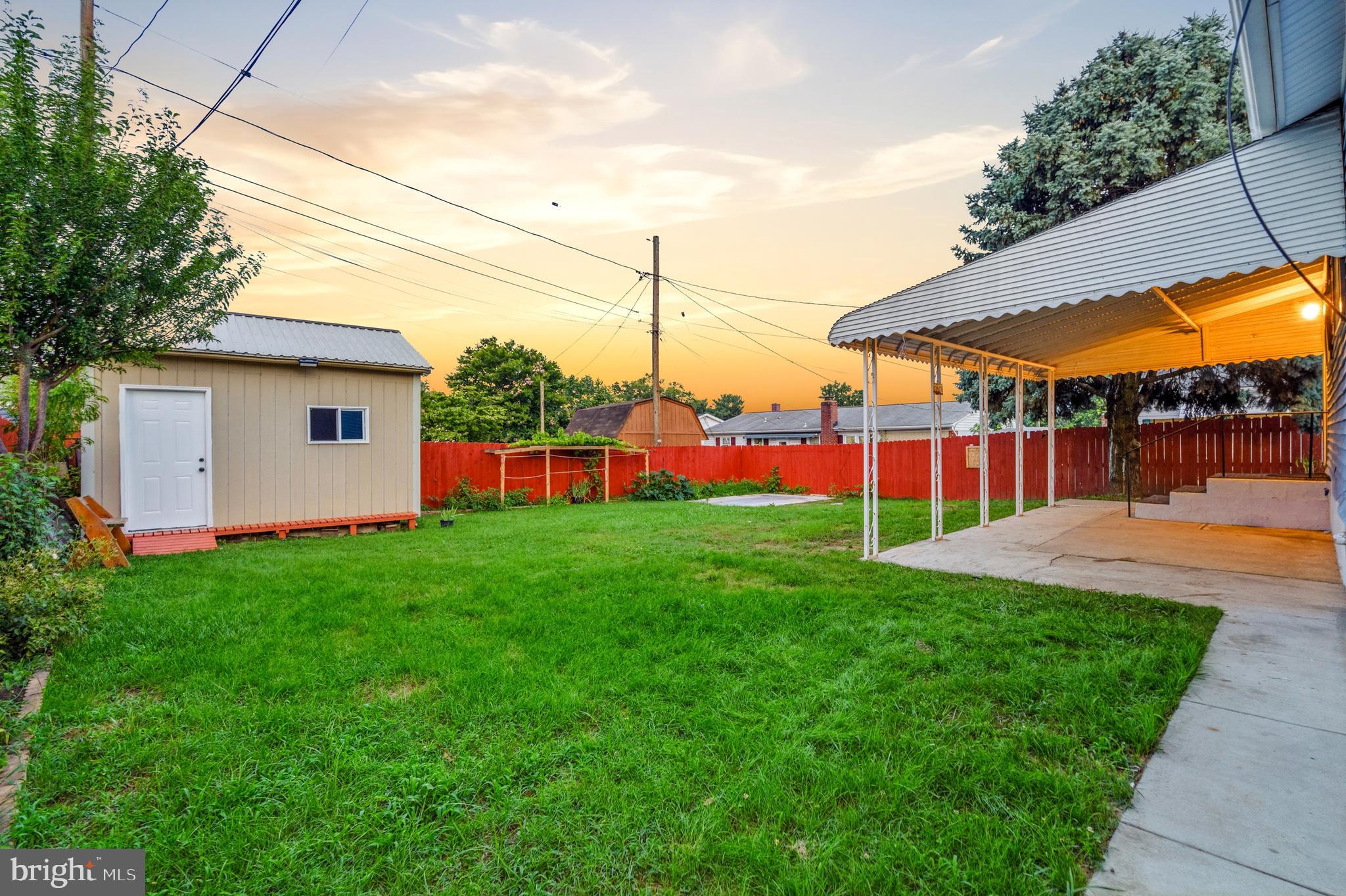 PLEASANTVILLE - Residential
