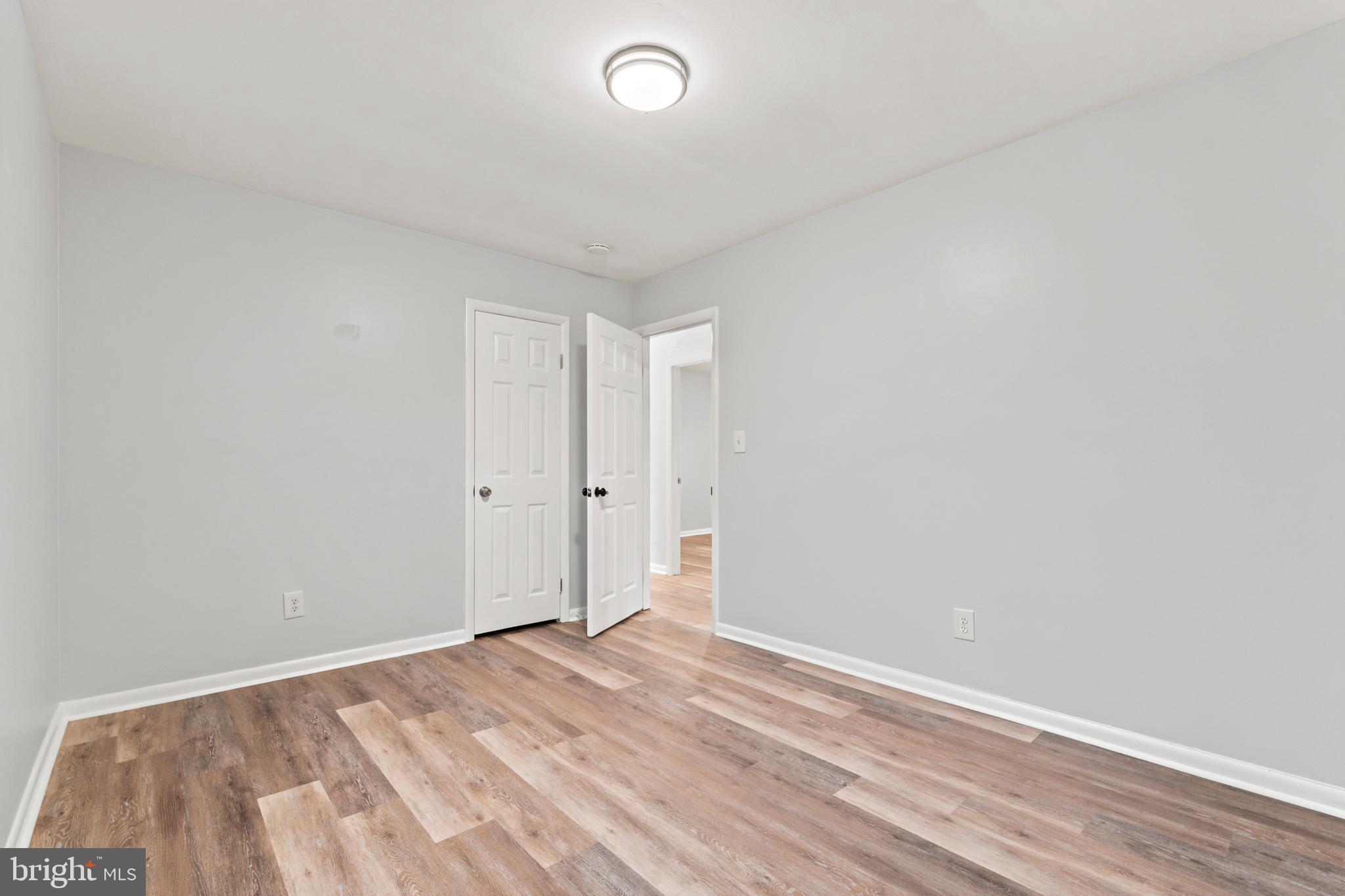 PLEASANTVILLE - Residential