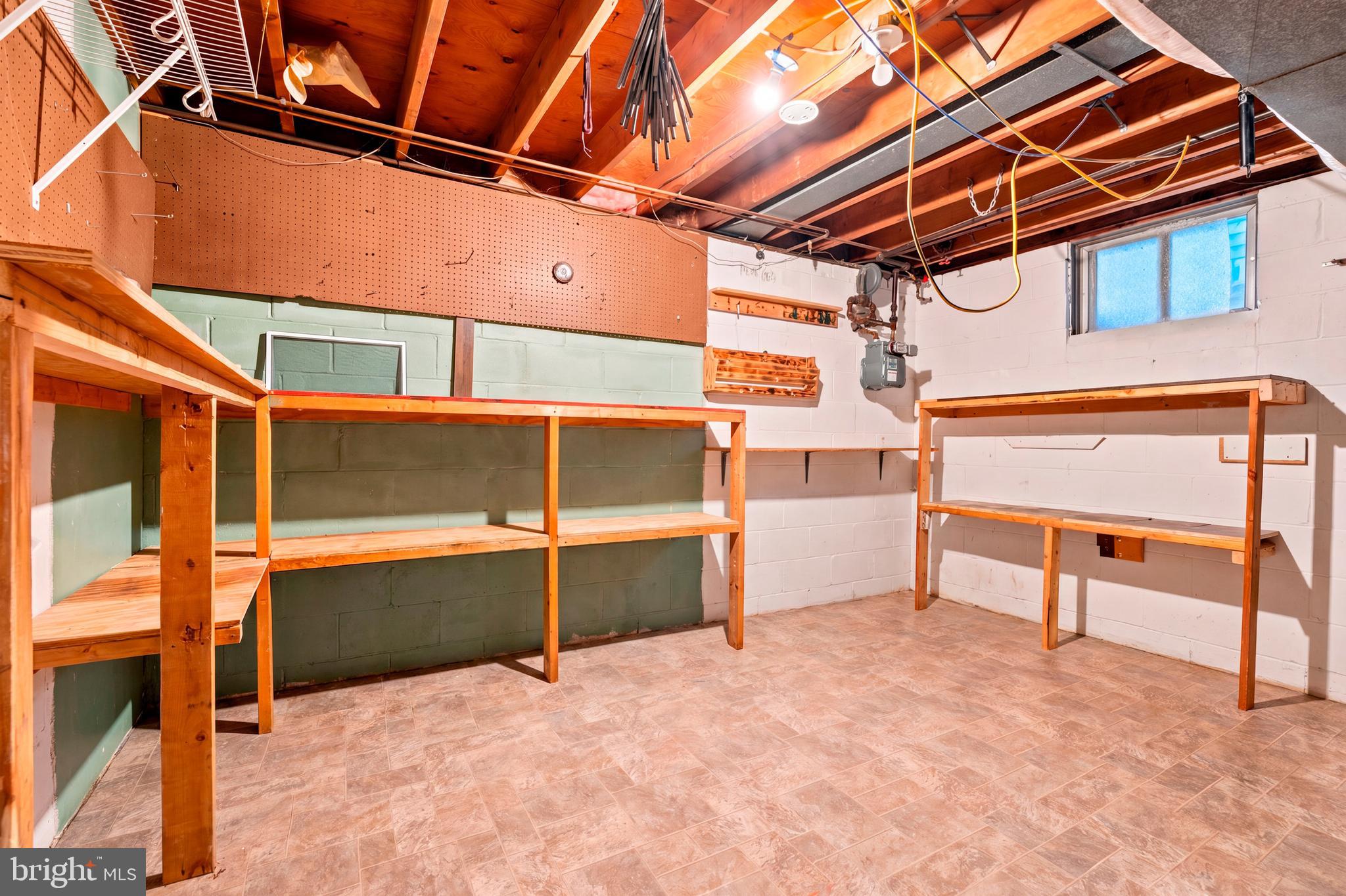 PLEASANTVILLE - Residential